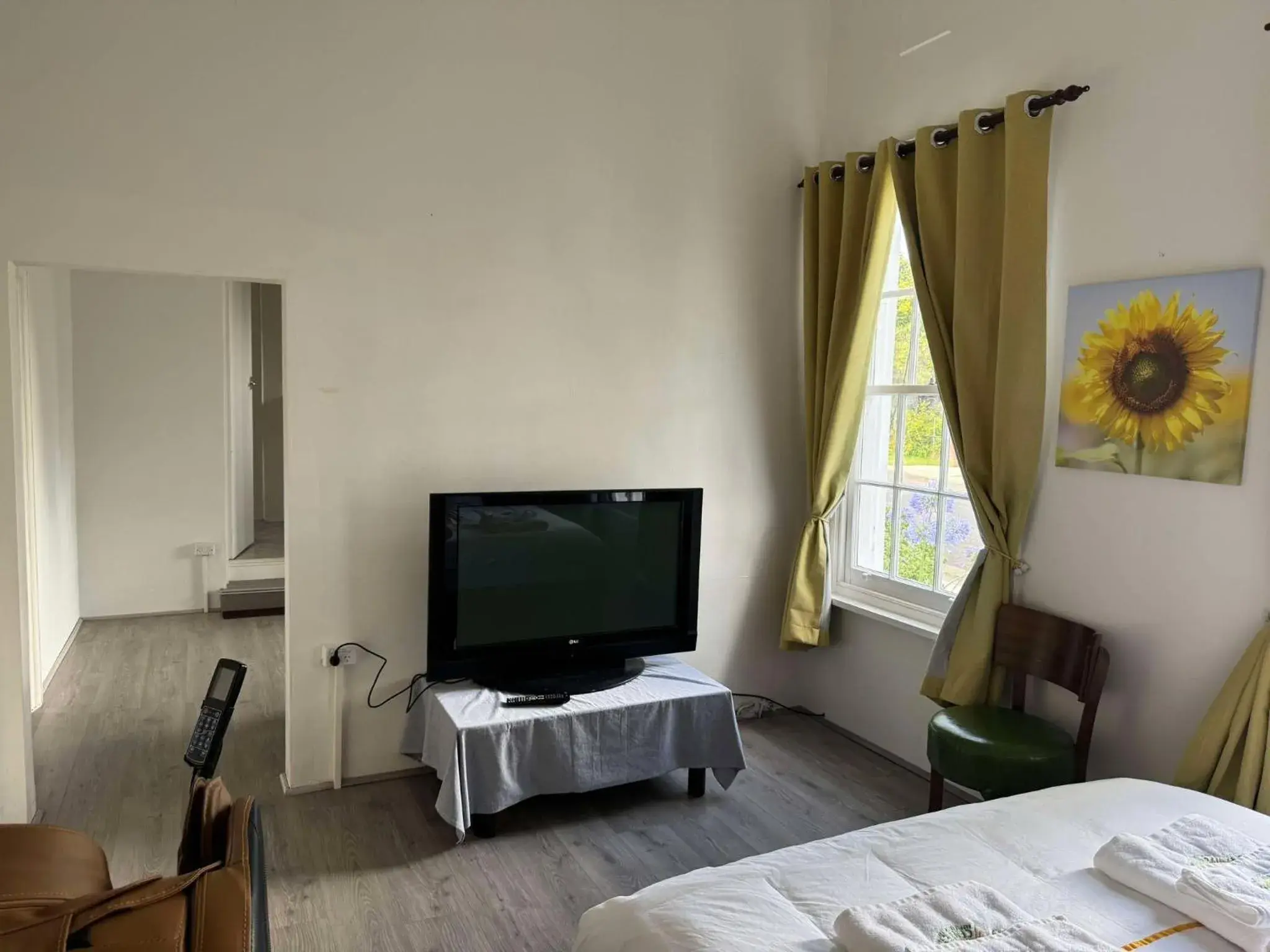 Bed in Hearty Center Motel Bed in Hearty Center Motel