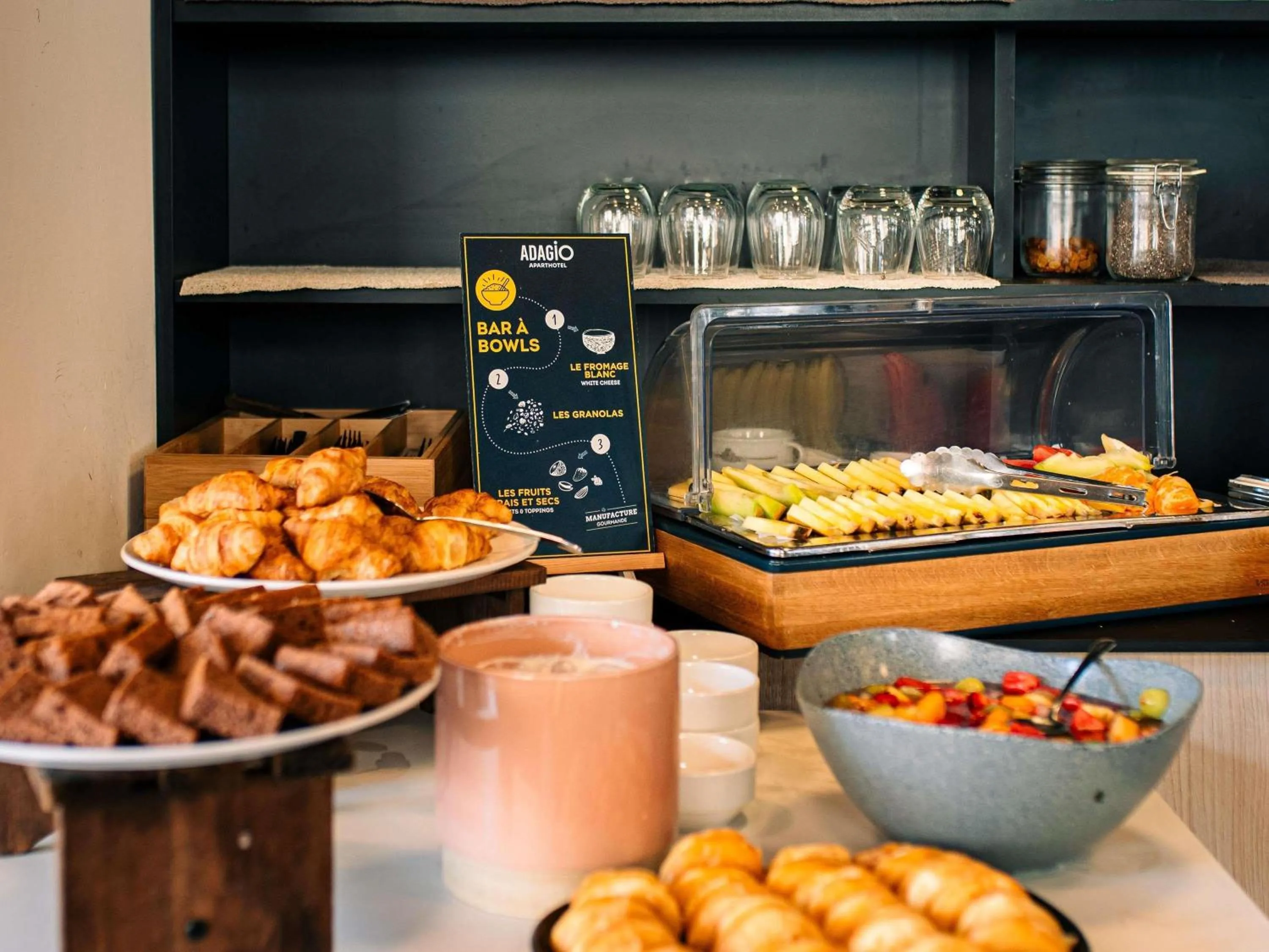 Breakfast in Aparthotel Adagio Malta Central