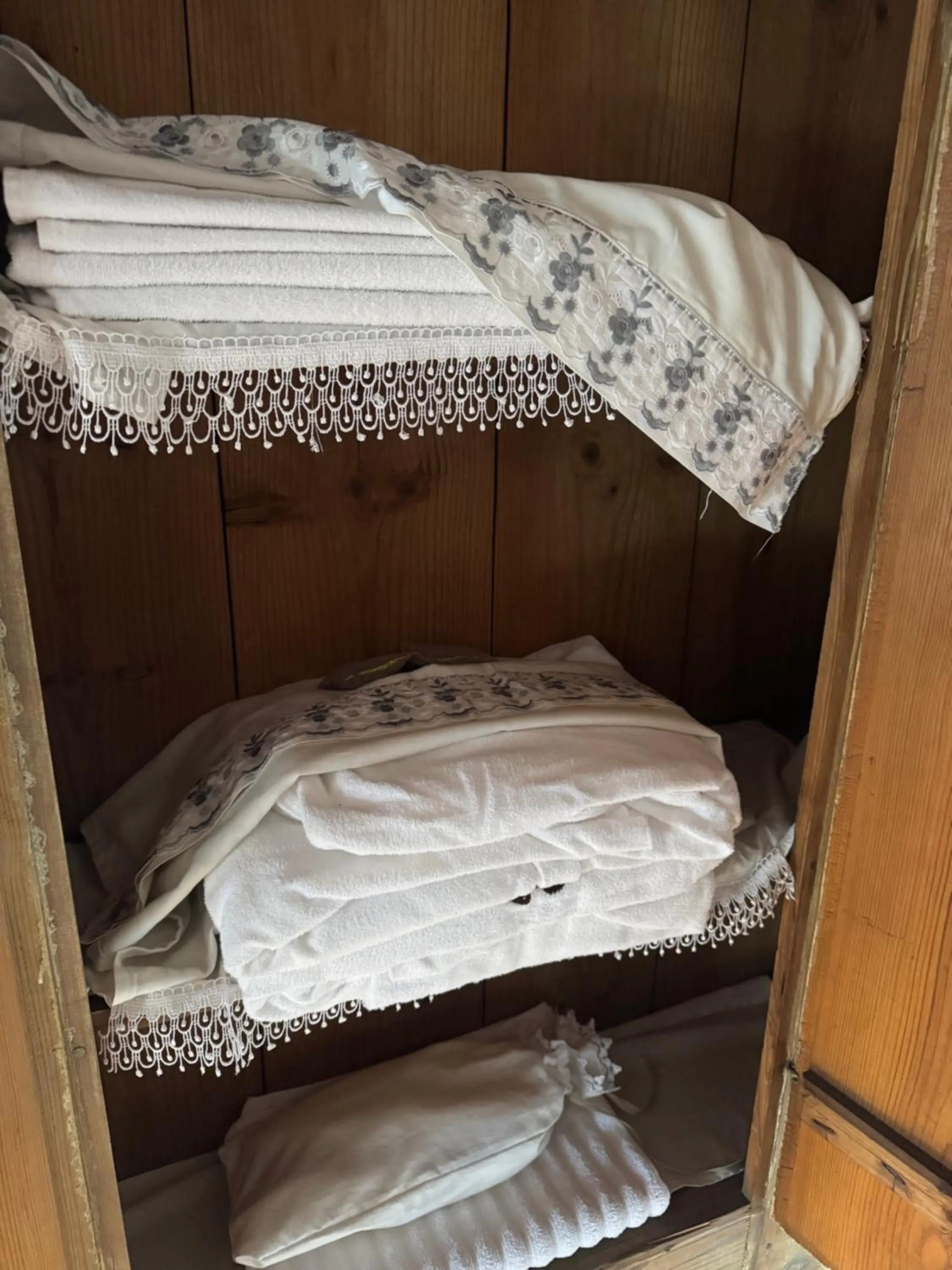 towels in Gulevi Safranbolu Heritage Hotel