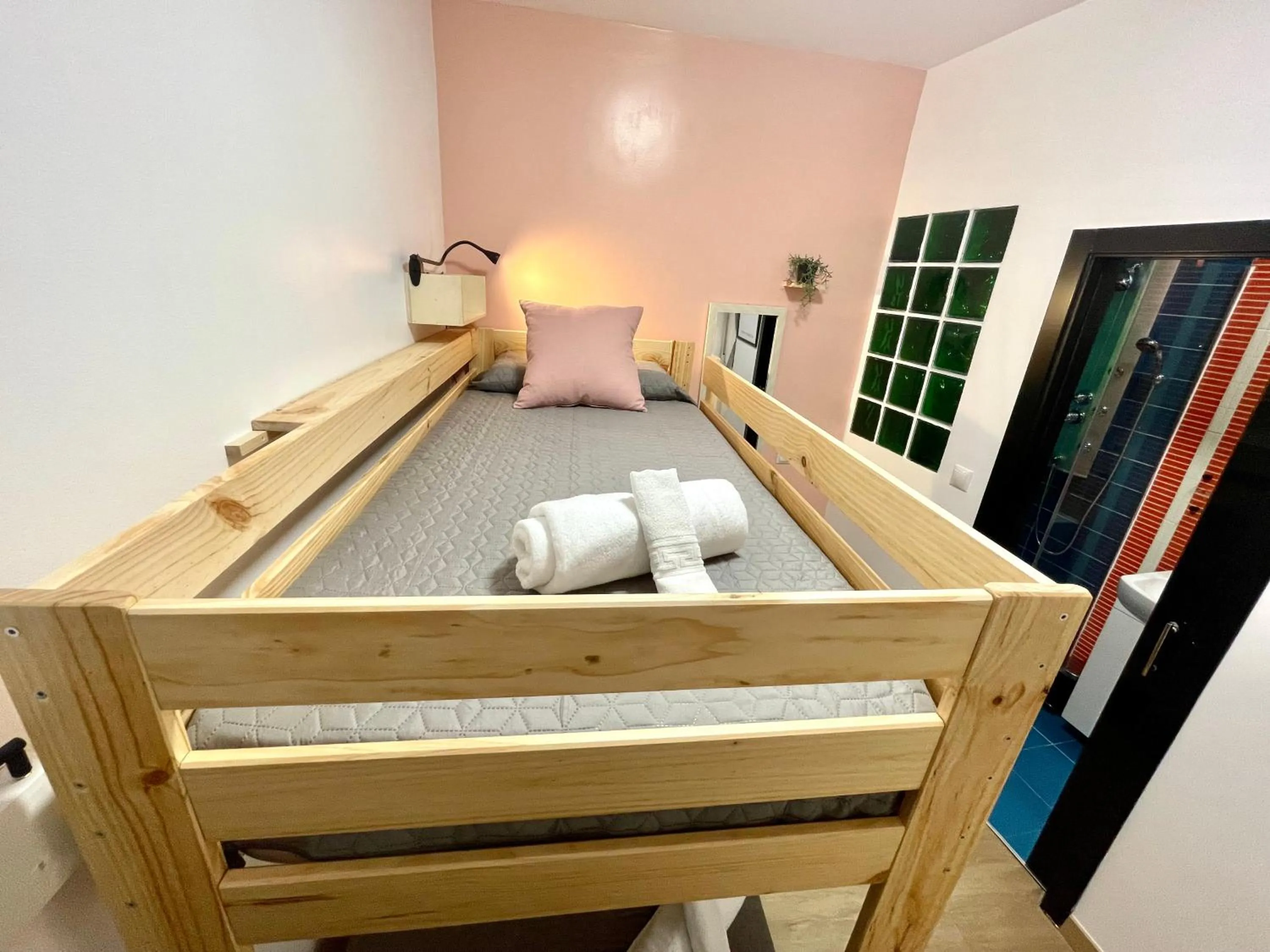 bunk bed, Bed in OPERA ROOMS