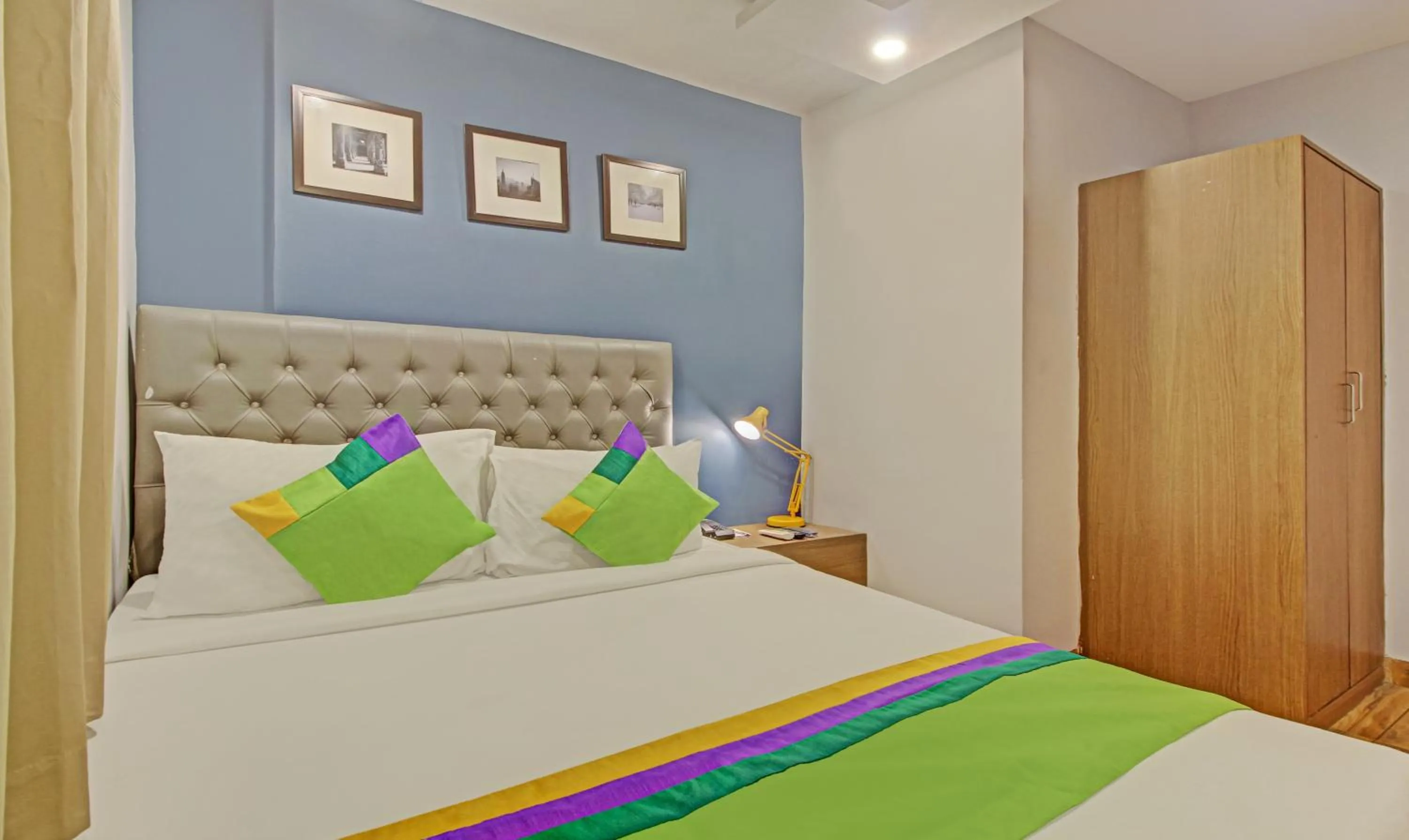 Bed in Hotel Royal Crowne near Kolkata Airport