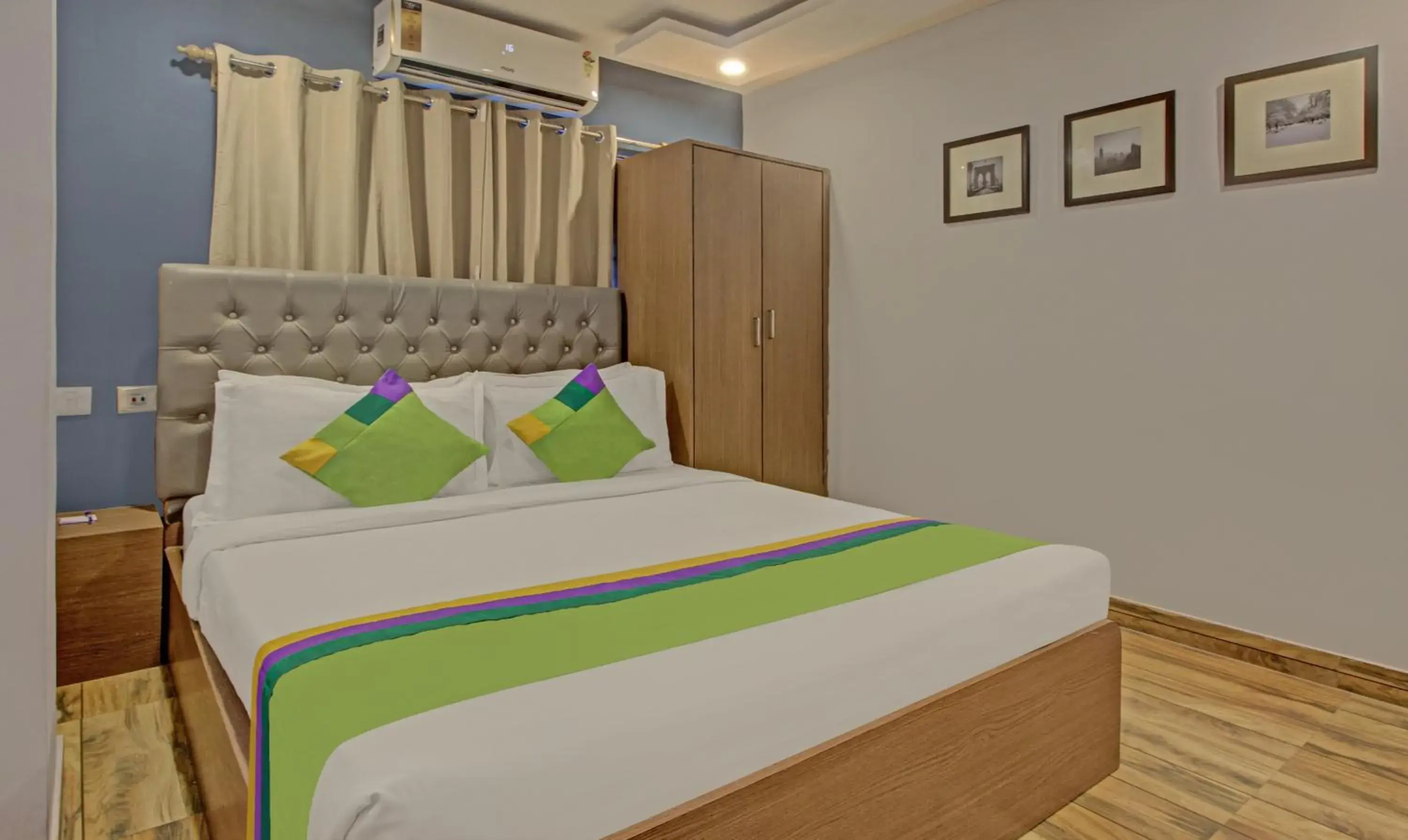 Bed in Hotel Royal Crowne near Kolkata Airport Bed in Hotel Royal Crowne near Kolkata Airport