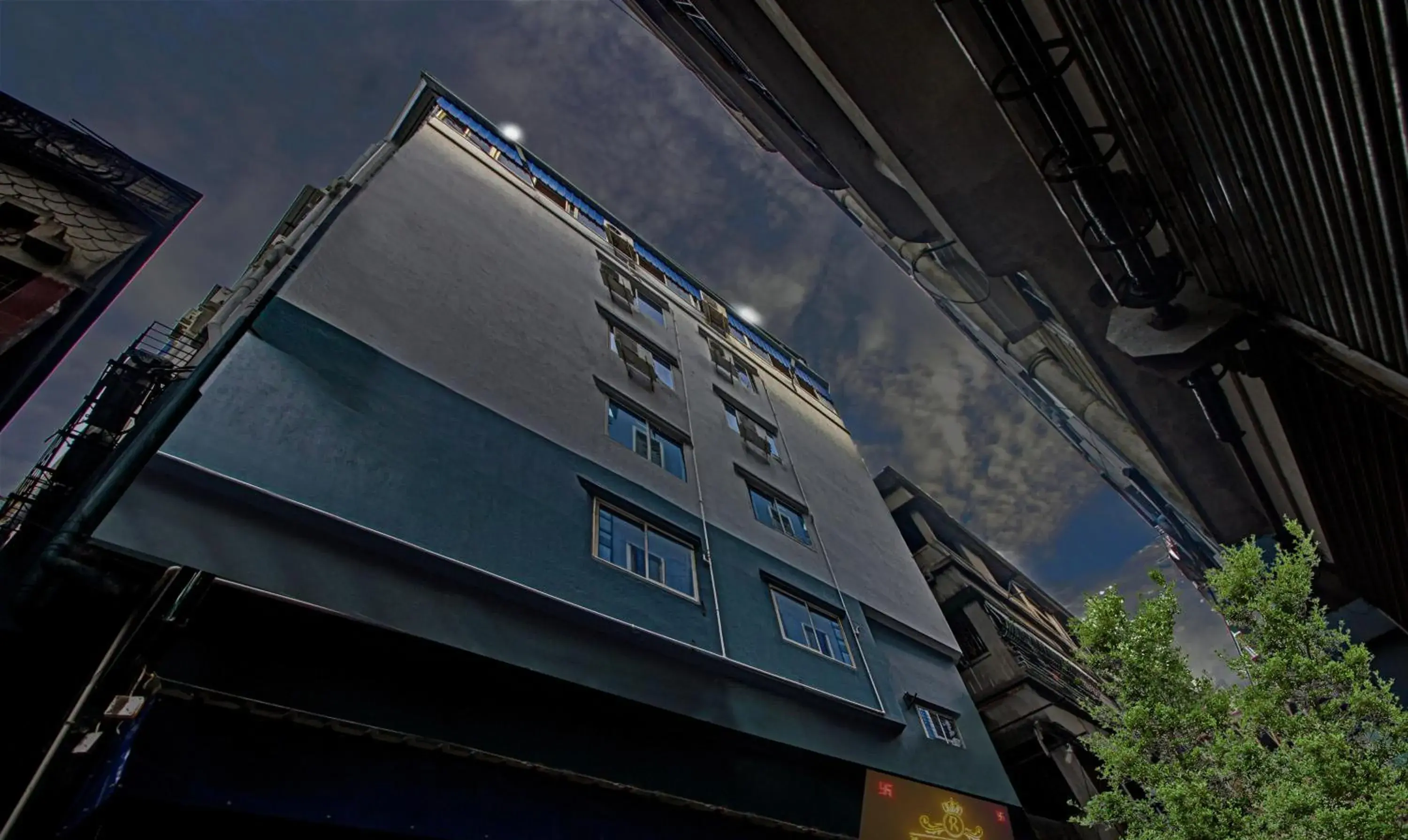 Property building in Hotel Royal Crowne near Kolkata Airport Property building in Hotel Royal Crowne near Kolkata Airport