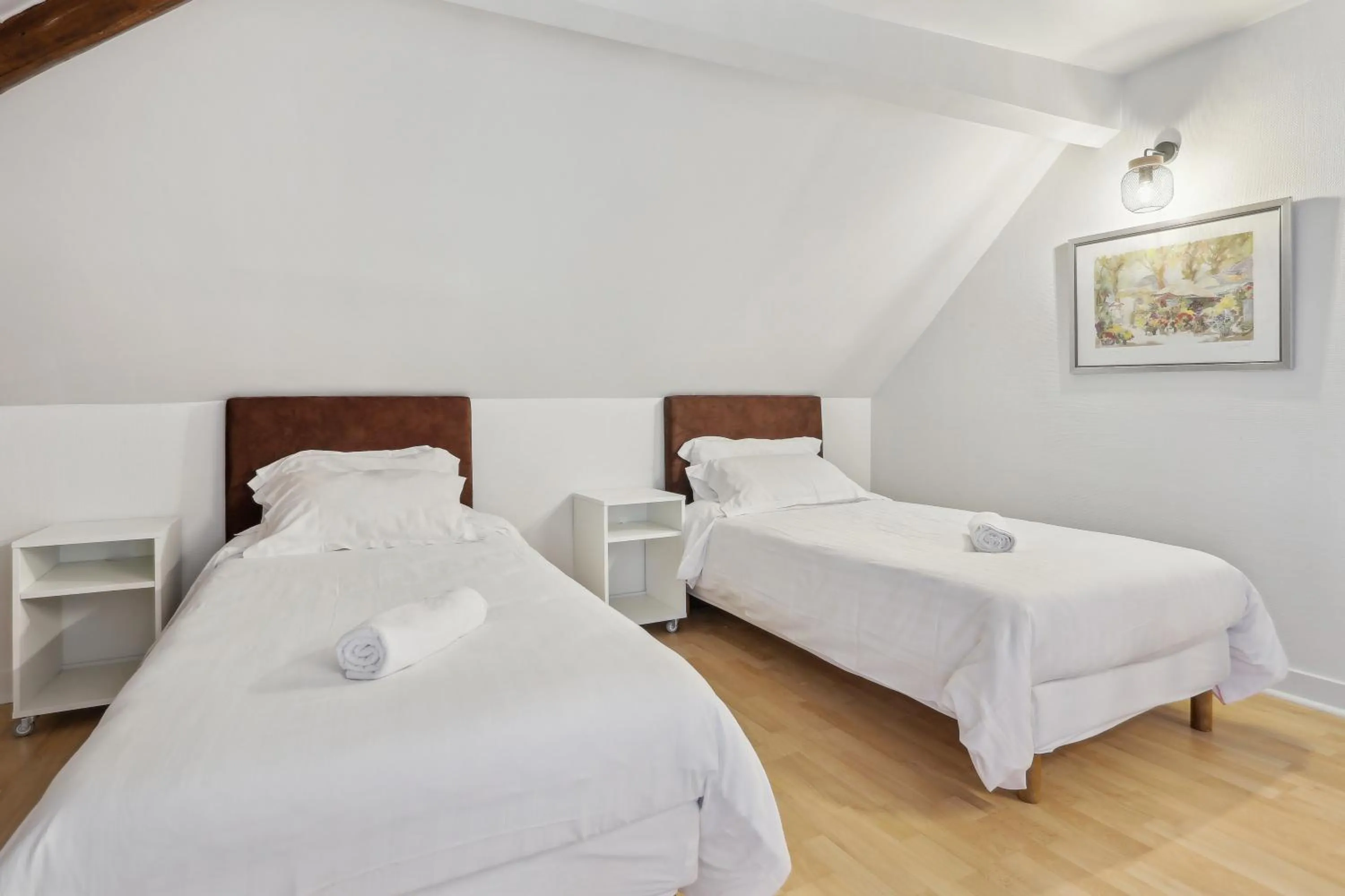 Bed in Hôtel Robespierre Ex Idéal hôtel Paris - Montreuil