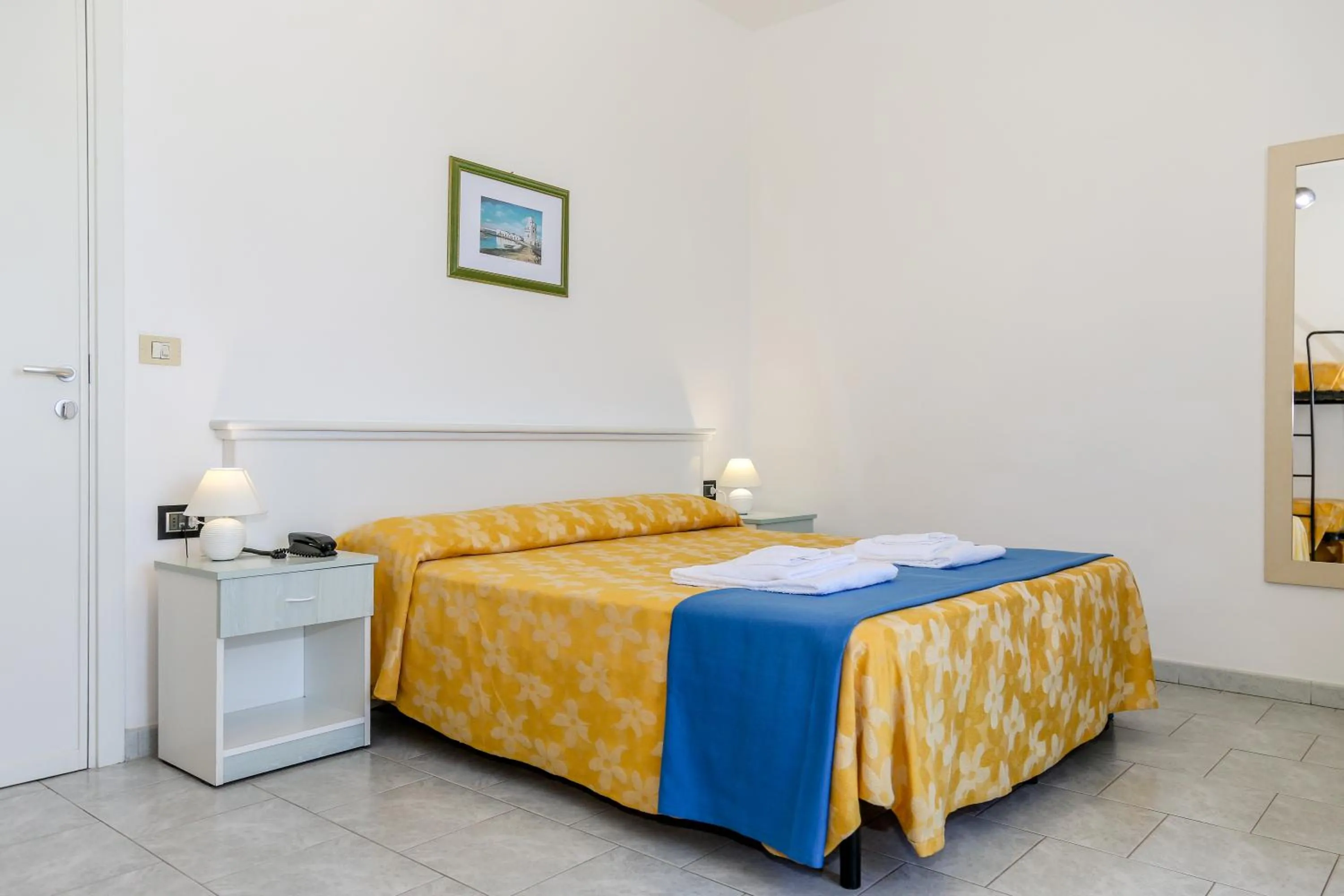 Bedroom, Bed in Hotel Luna Lido