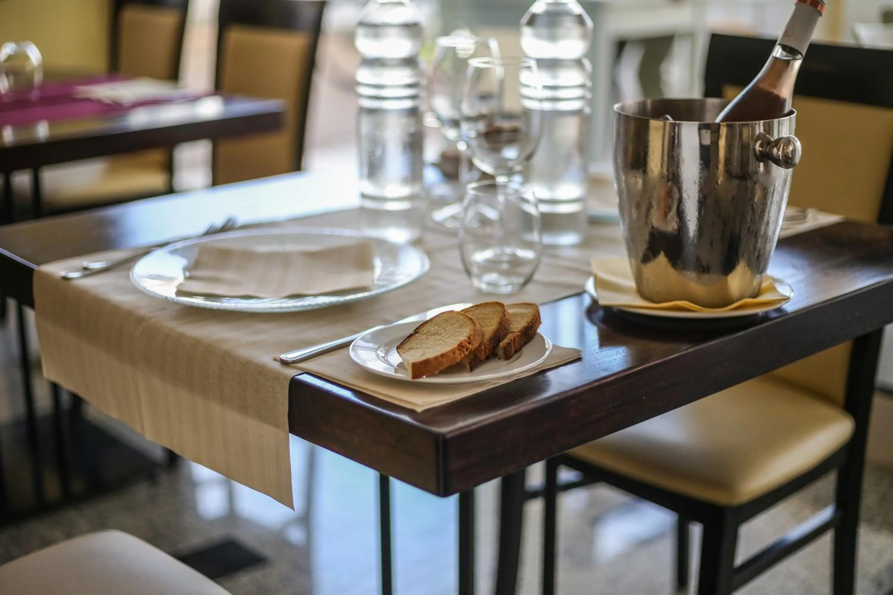 Restaurant/places to eat in Hotel Luna Lido