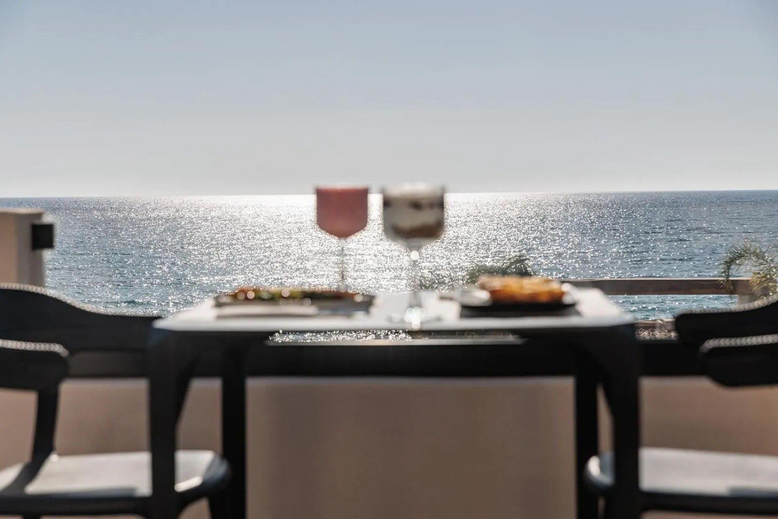 Food and drinks in Eden Beachfront Residences & Suites