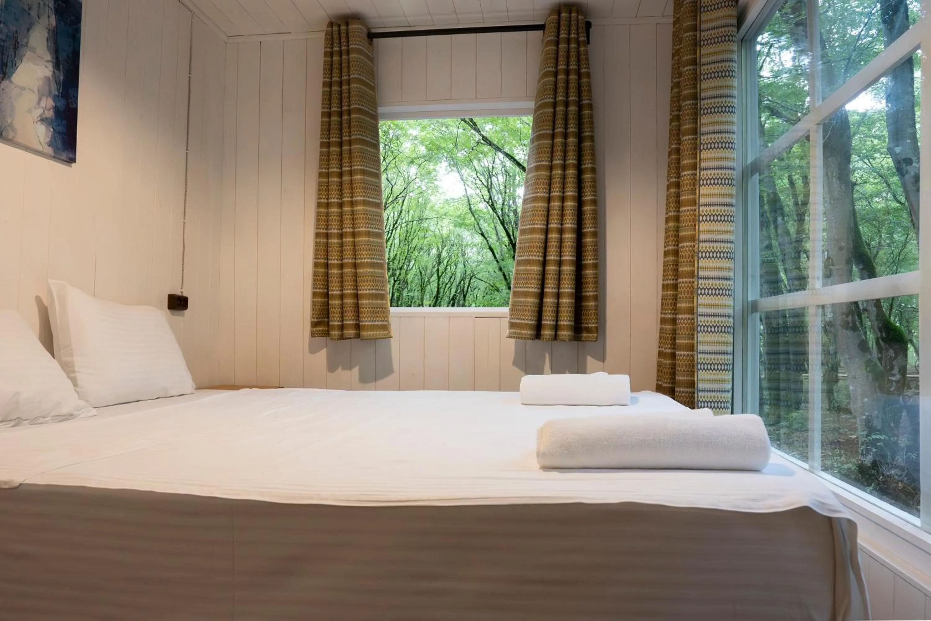 Bedroom, Bed in Chateau Vartsikhe