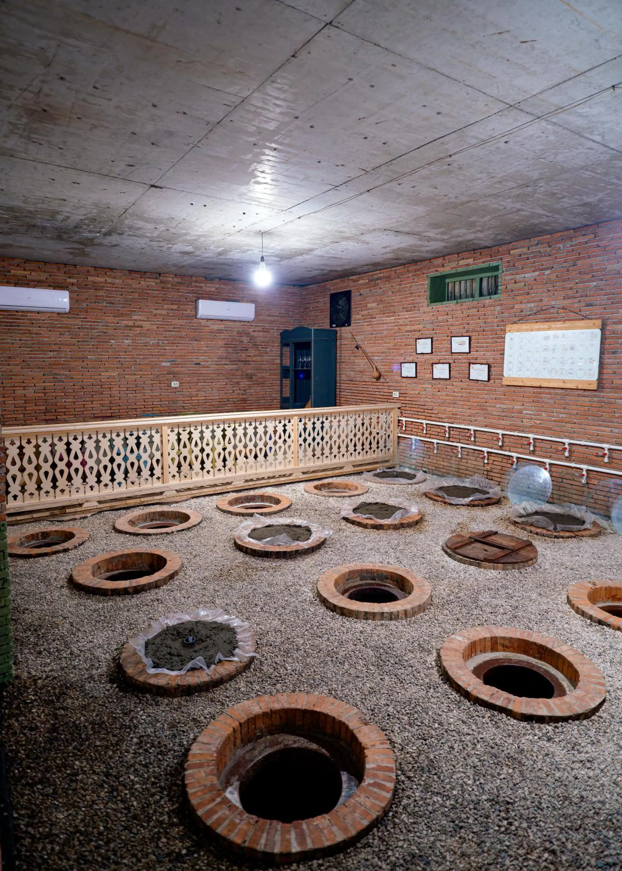 Restaurant/places to eat in Chateau Vartsikhe