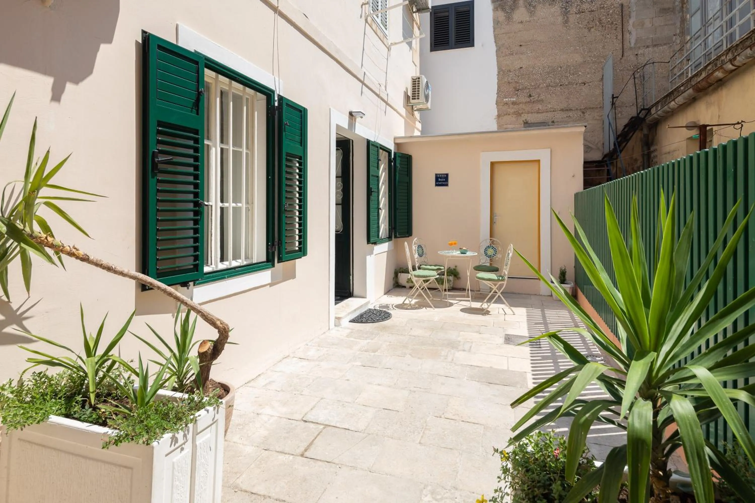 Patio in Luxury apartment Toni with patio in the heart of Split