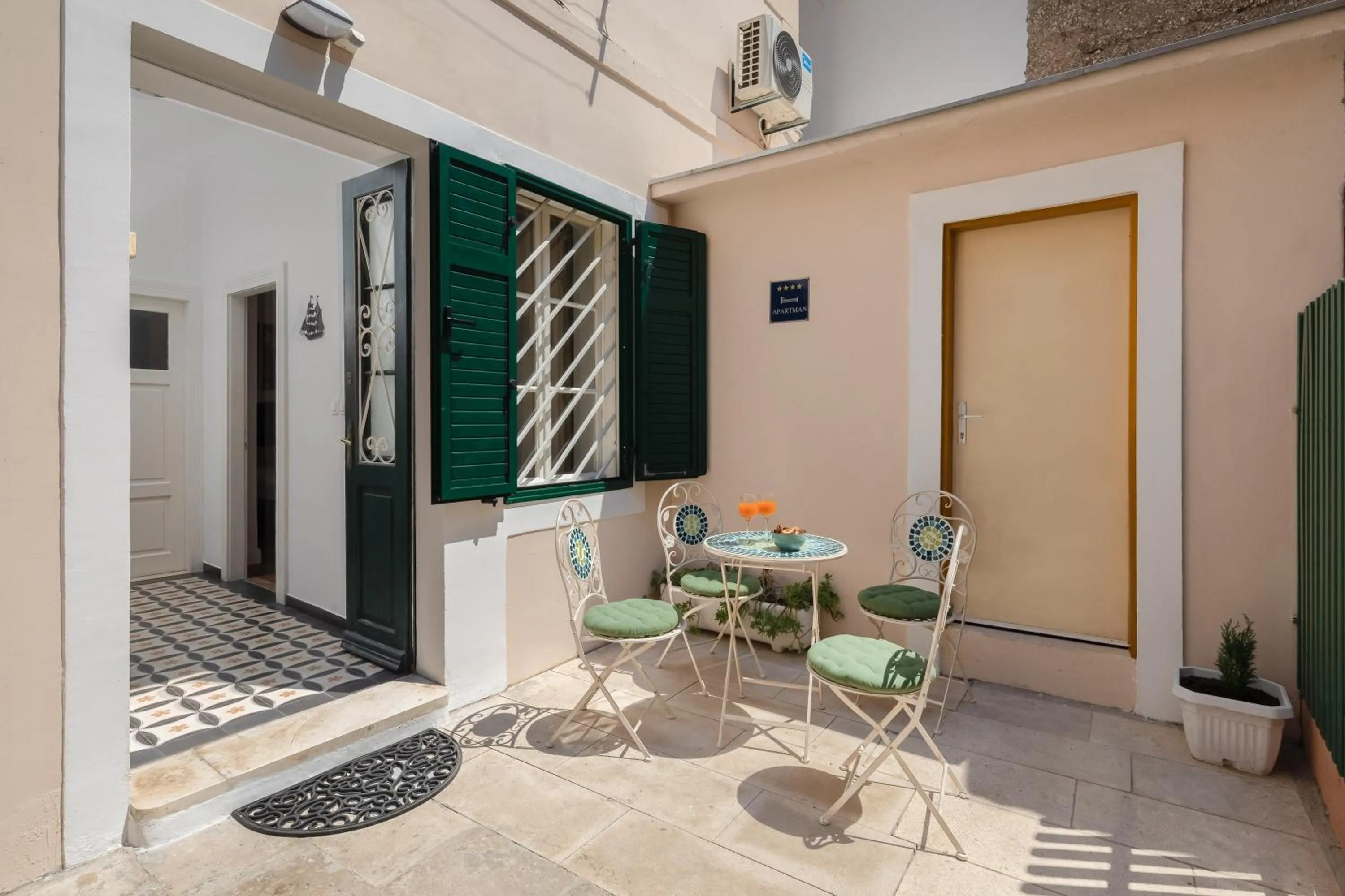 Patio in Luxury apartment Toni with patio in the heart of Split
