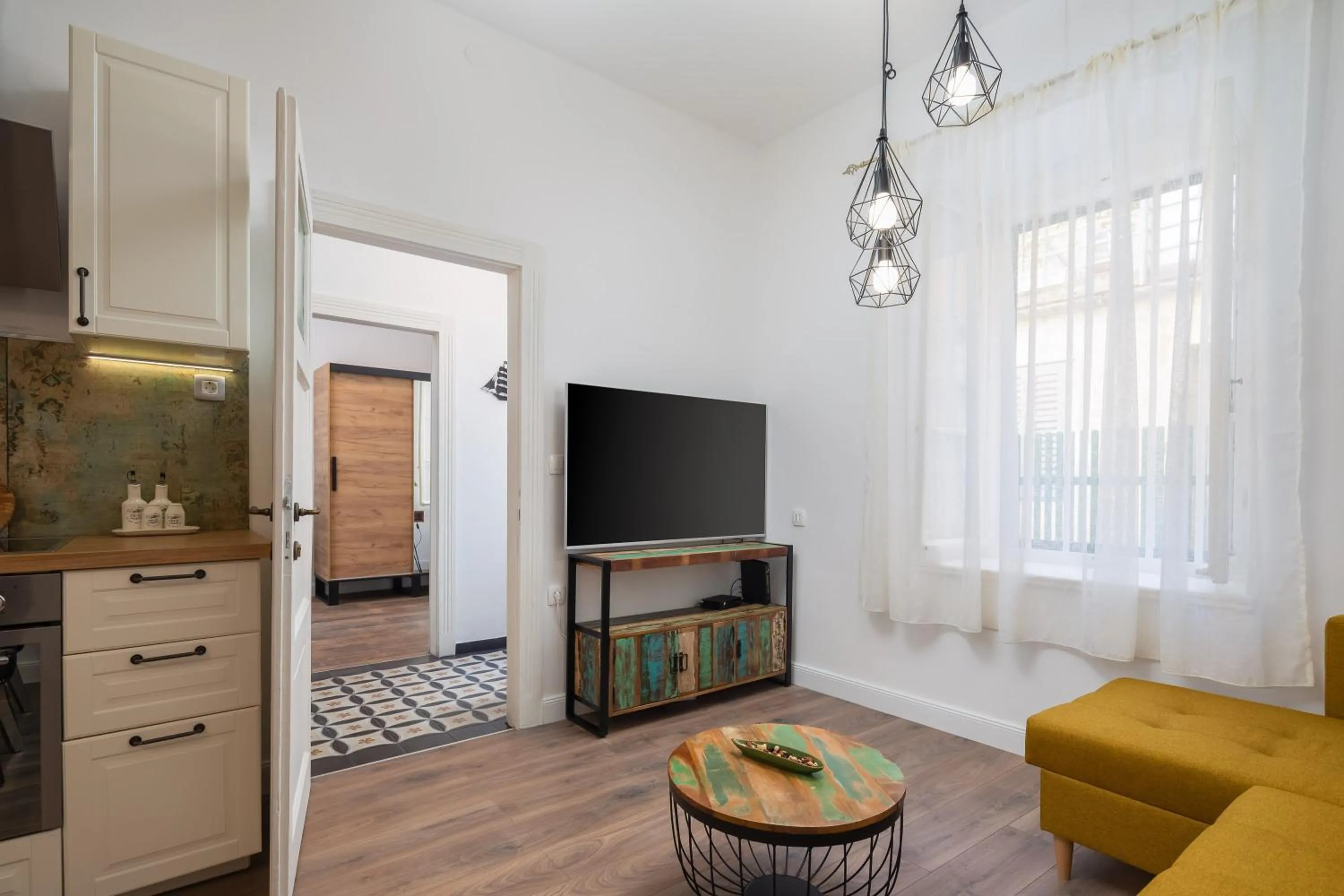 TV and multimedia in Luxury apartment Toni with patio in the heart of Split