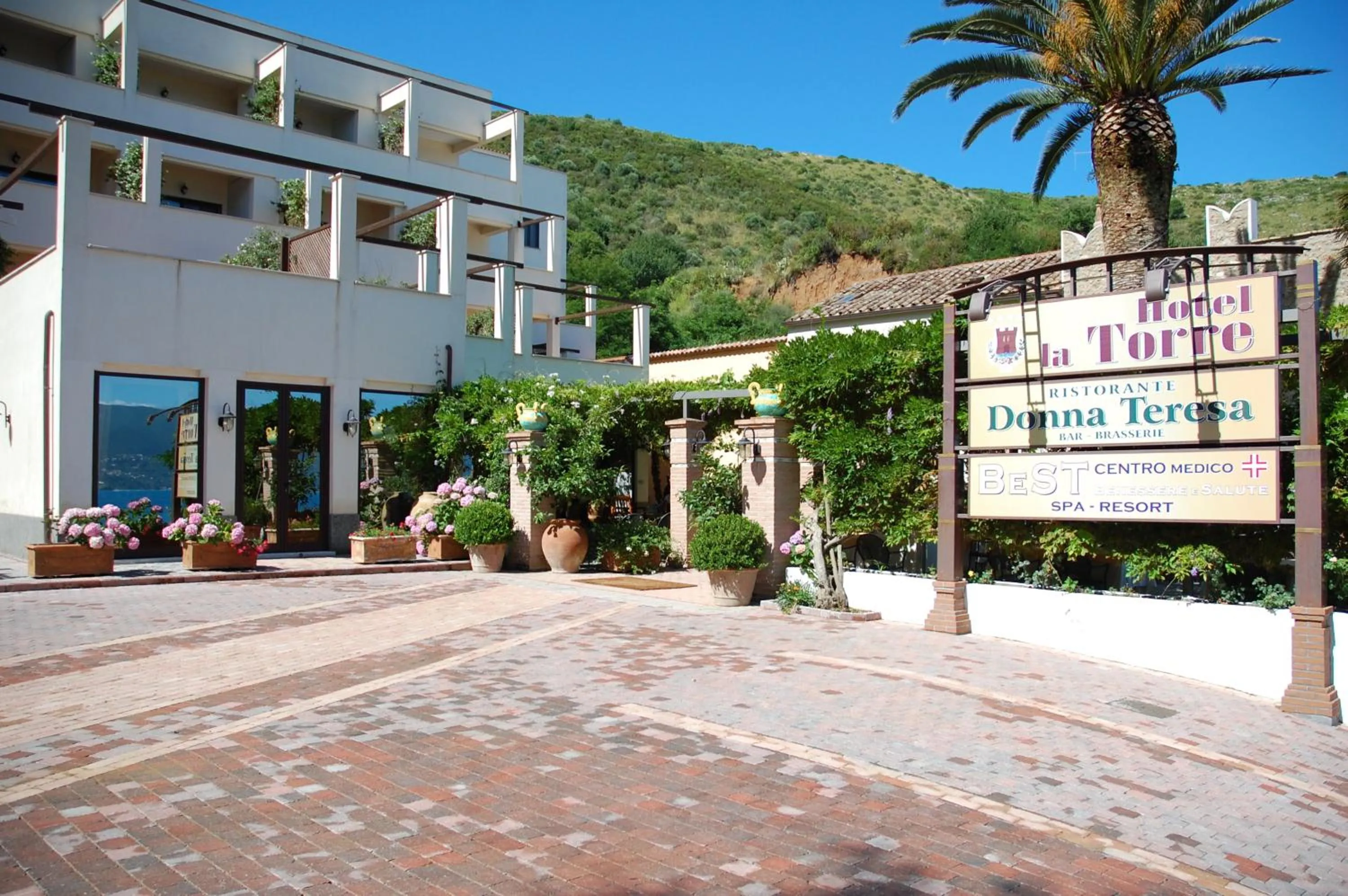 Facade/entrance in Hotel La Torre