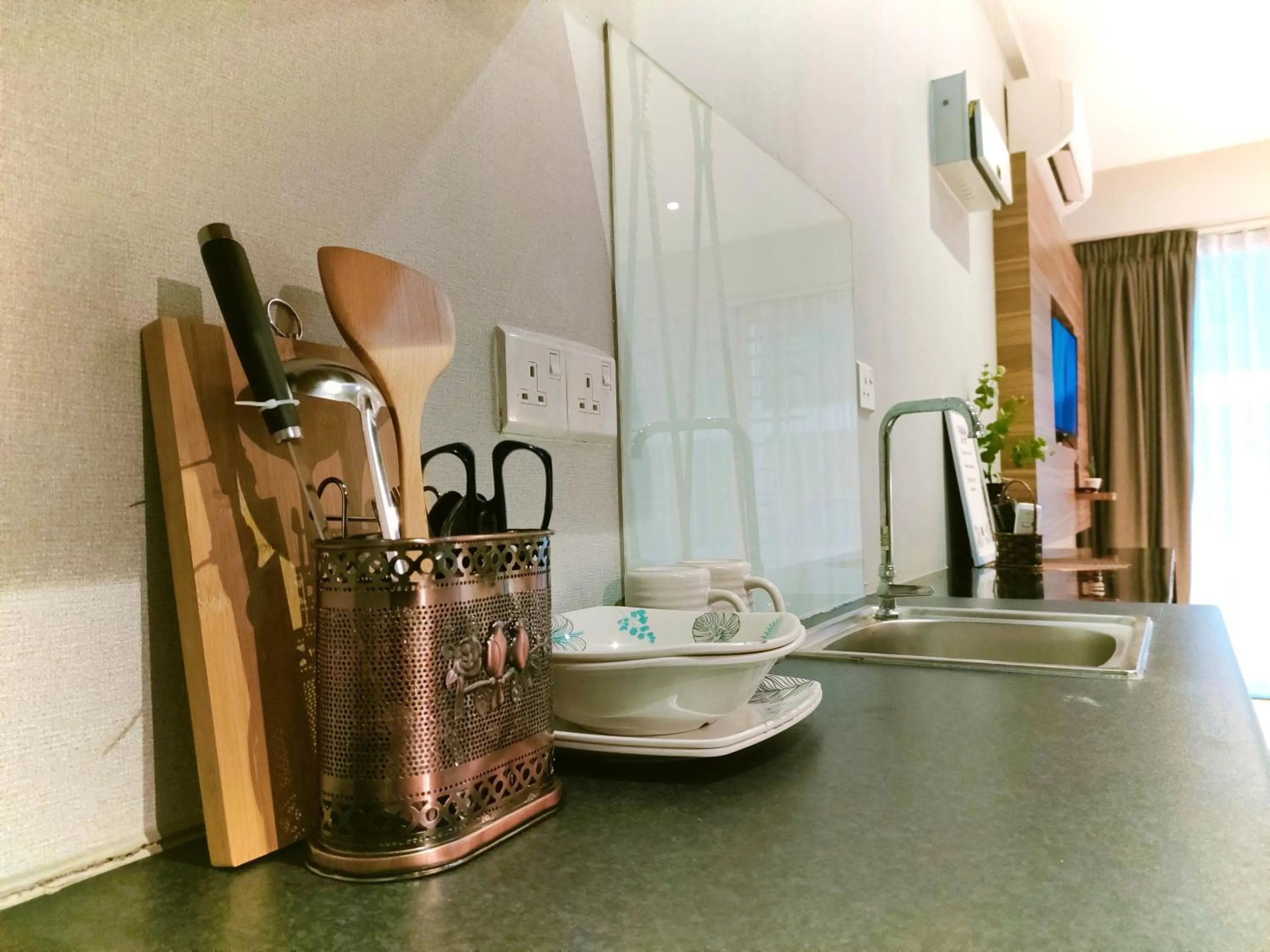 Kitchen or kitchenette in Owl Nest Suite' at aeropod sovo