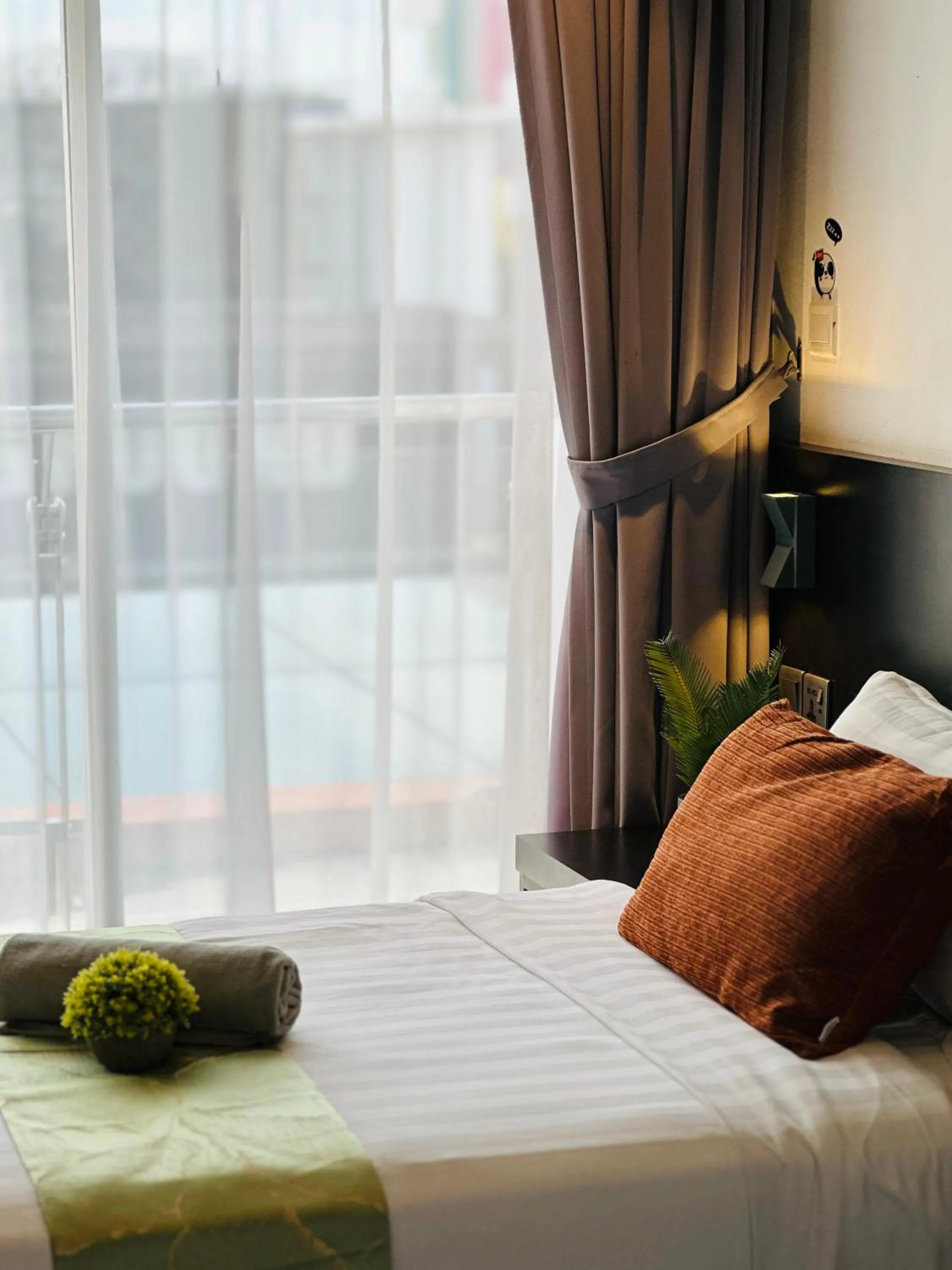 Bed in Owl Nest Suite' at aeropod sovo