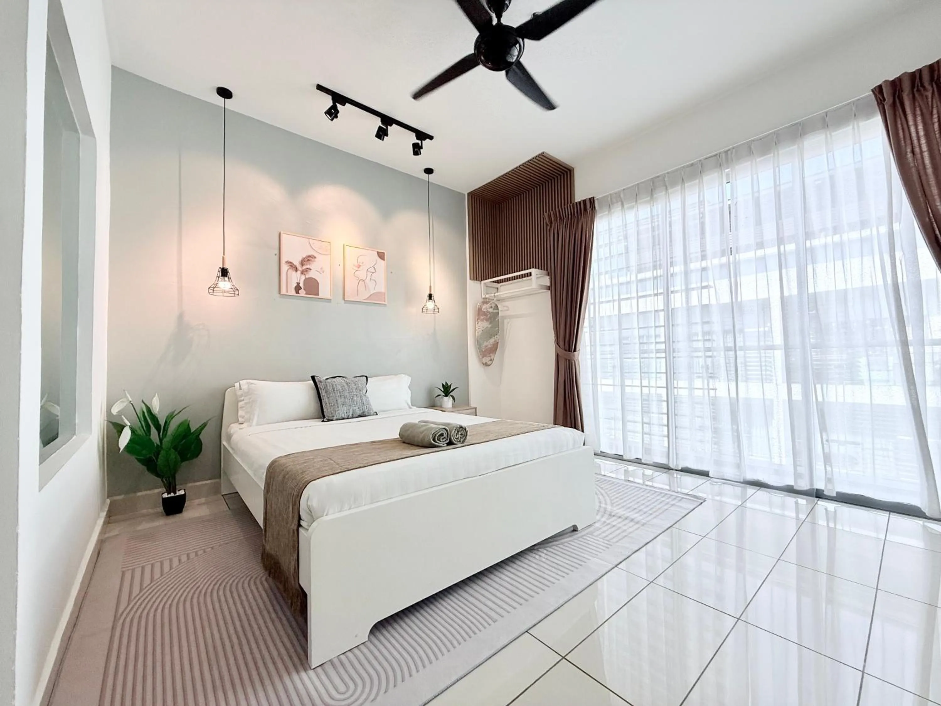 Bed in Owl Nest Suite' at aeropod sovo