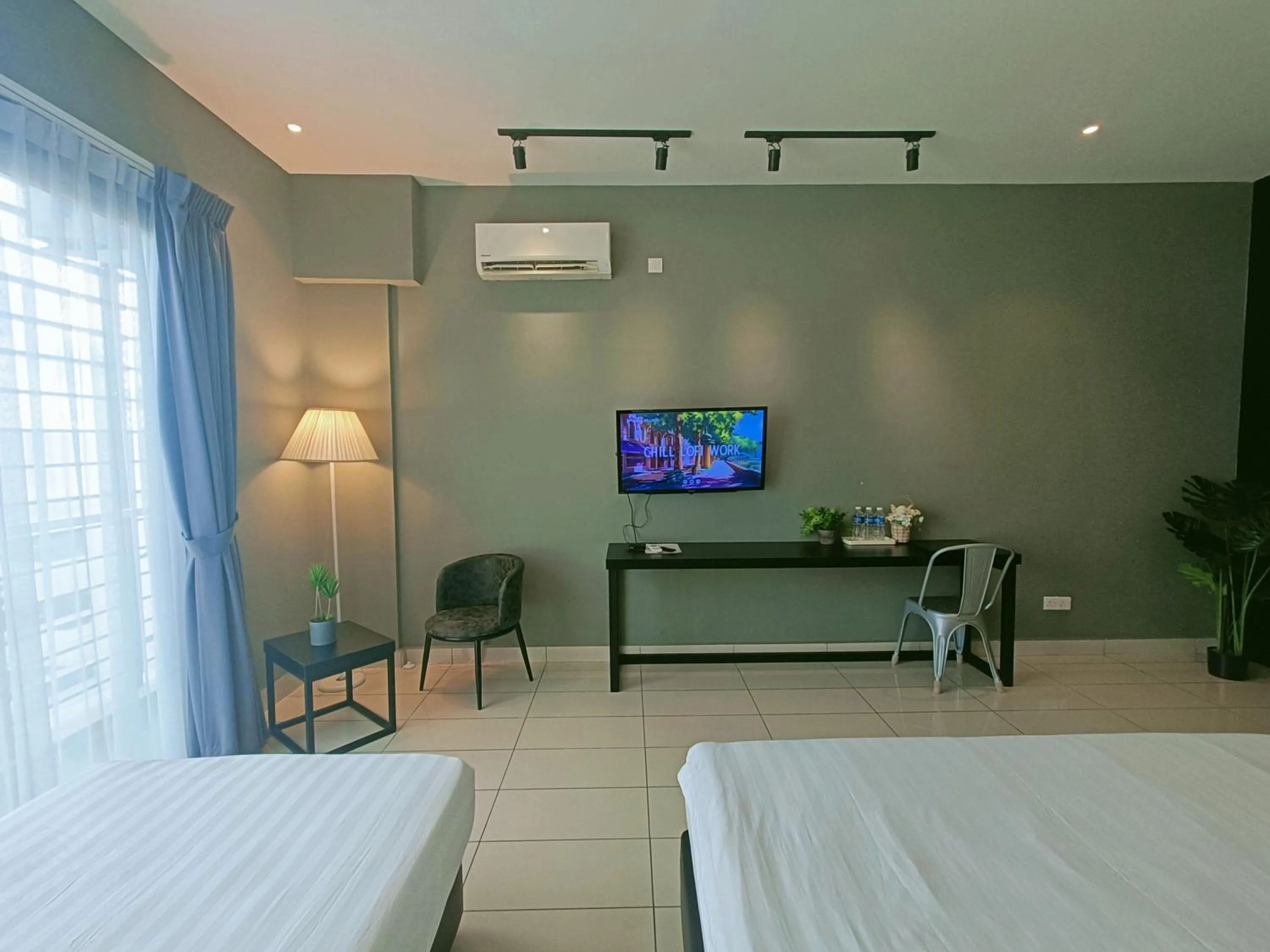 TV and multimedia, Bed in Owl Nest Suite' at aeropod sovo