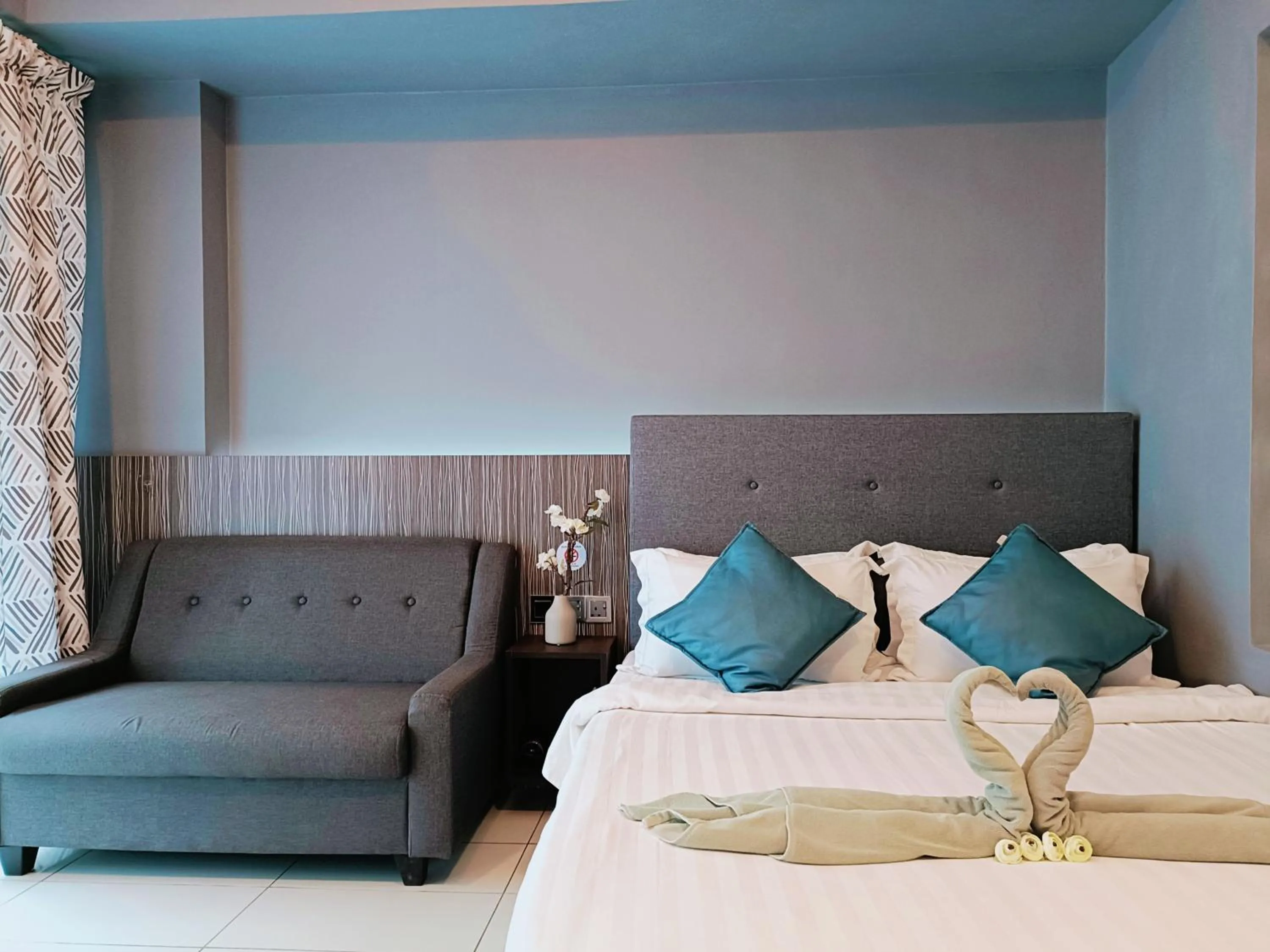 Bed in Owl Nest Suite' at aeropod sovo