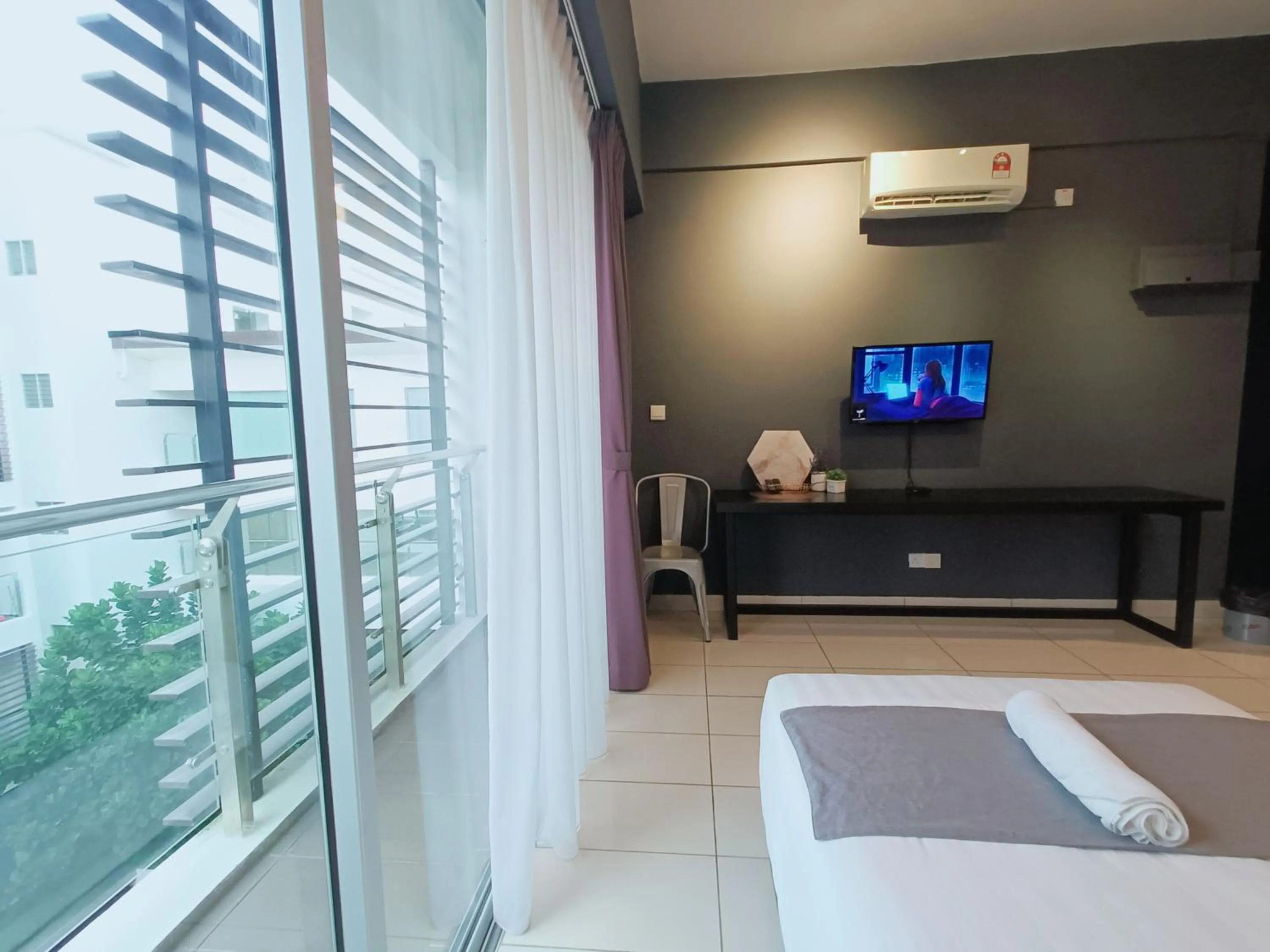 TV and multimedia, Bed in Owl Nest Suite' at aeropod sovo
