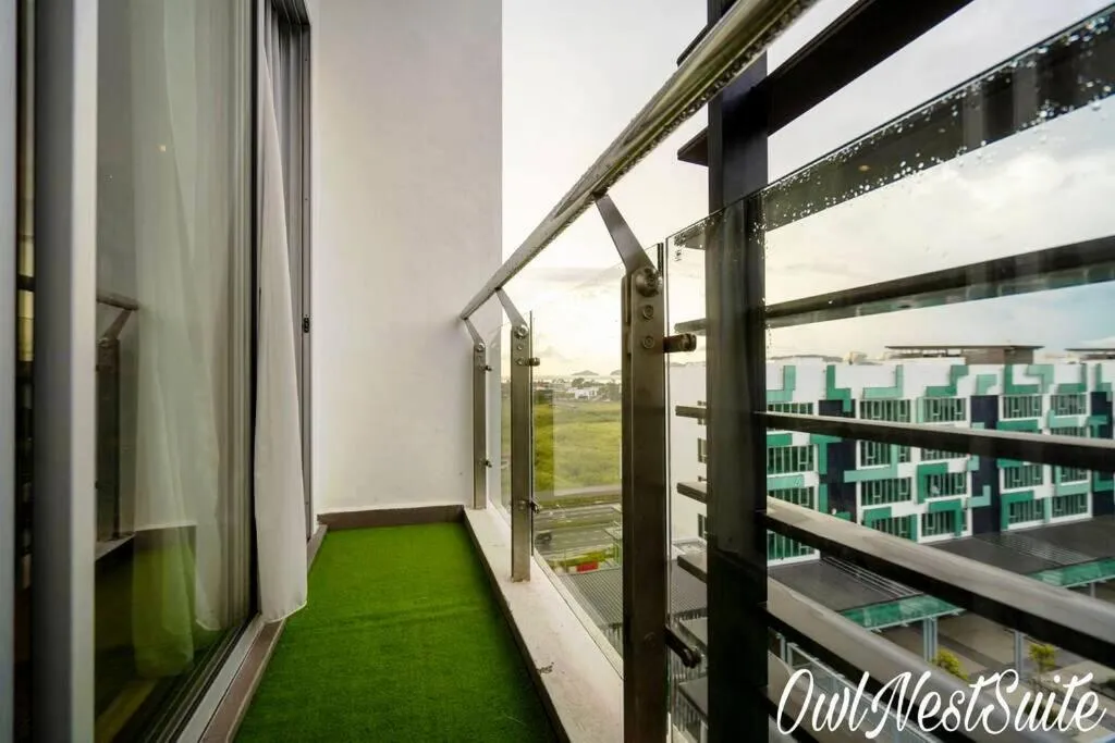 Patio in Owl Nest Suite' at aeropod sovo
