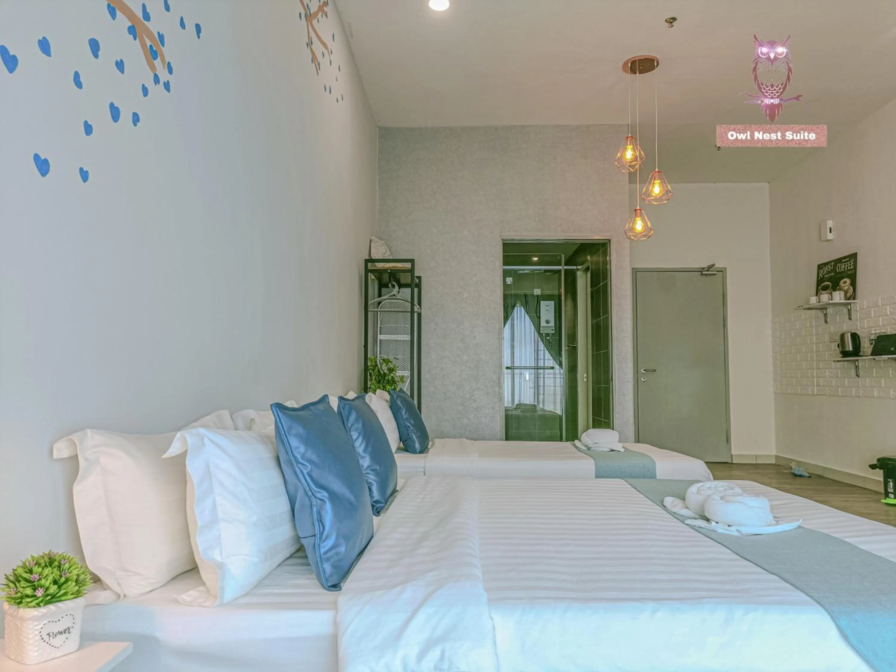 Bed in Owl Nest Suite' at aeropod sovo
