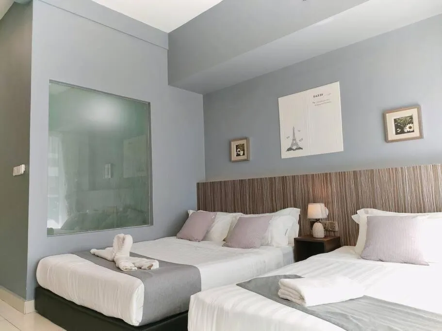Bed in Owl Nest Suite' at aeropod sovo