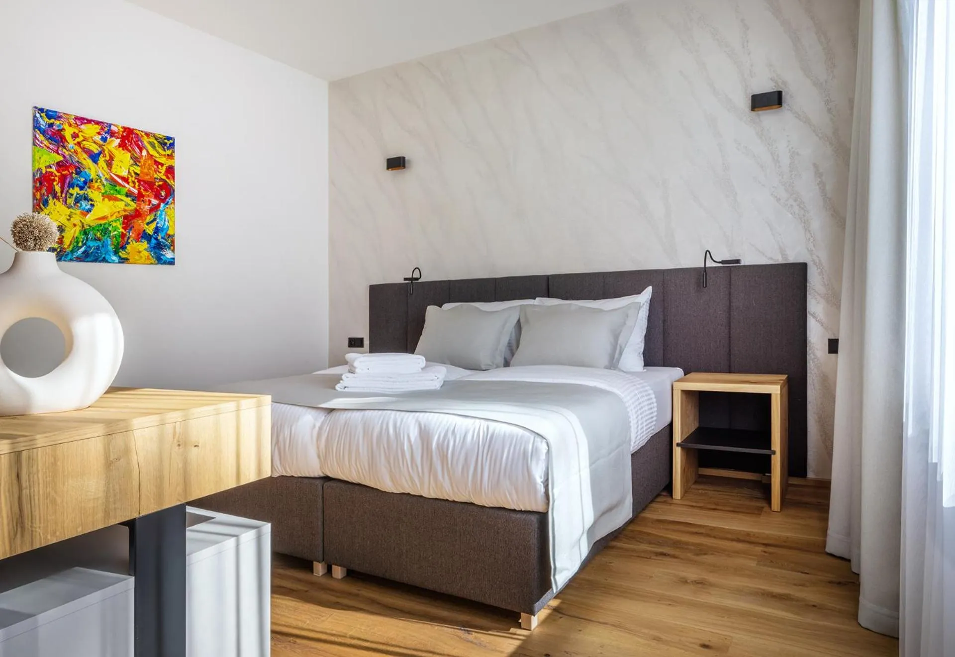Property building, Bed in Vista Resort Prague