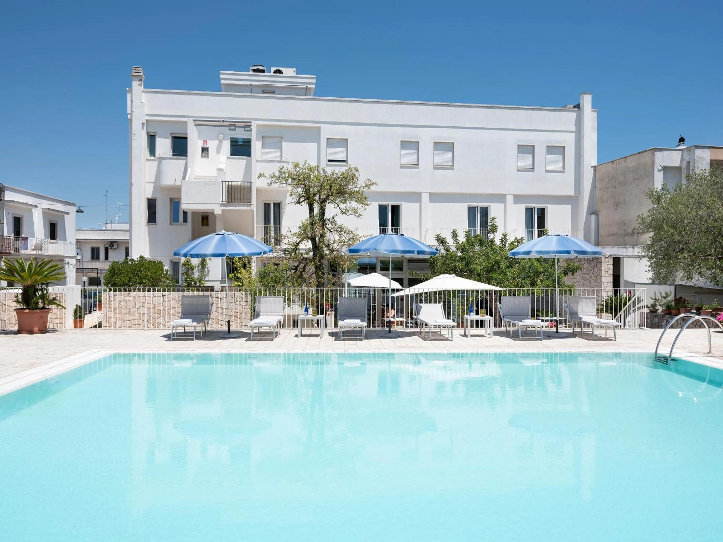 Swimming pool in Hotel Colle Del Sole