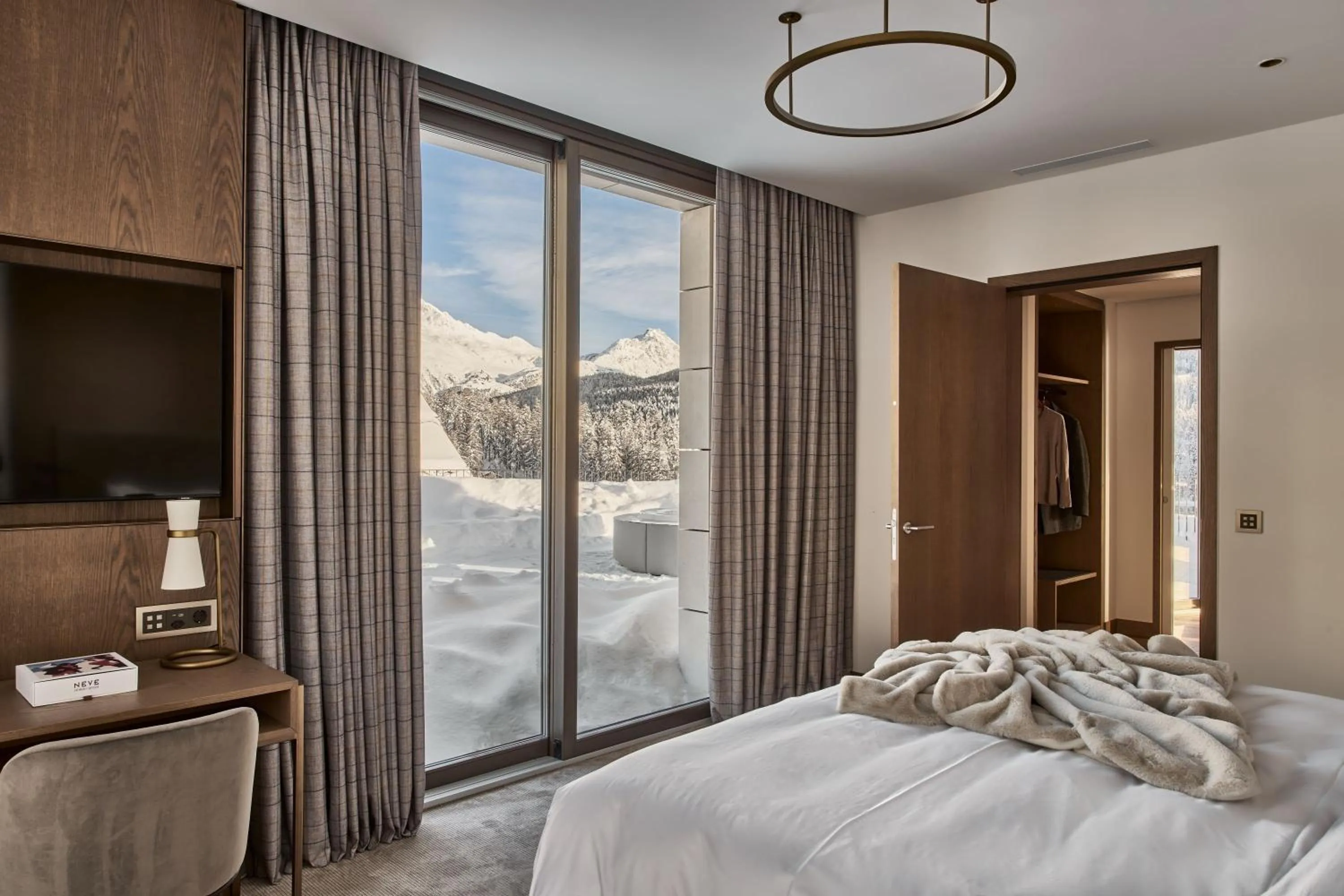 Photo of the whole room, Bed in Hotel GRACE LA MARGNA ST MORITZ