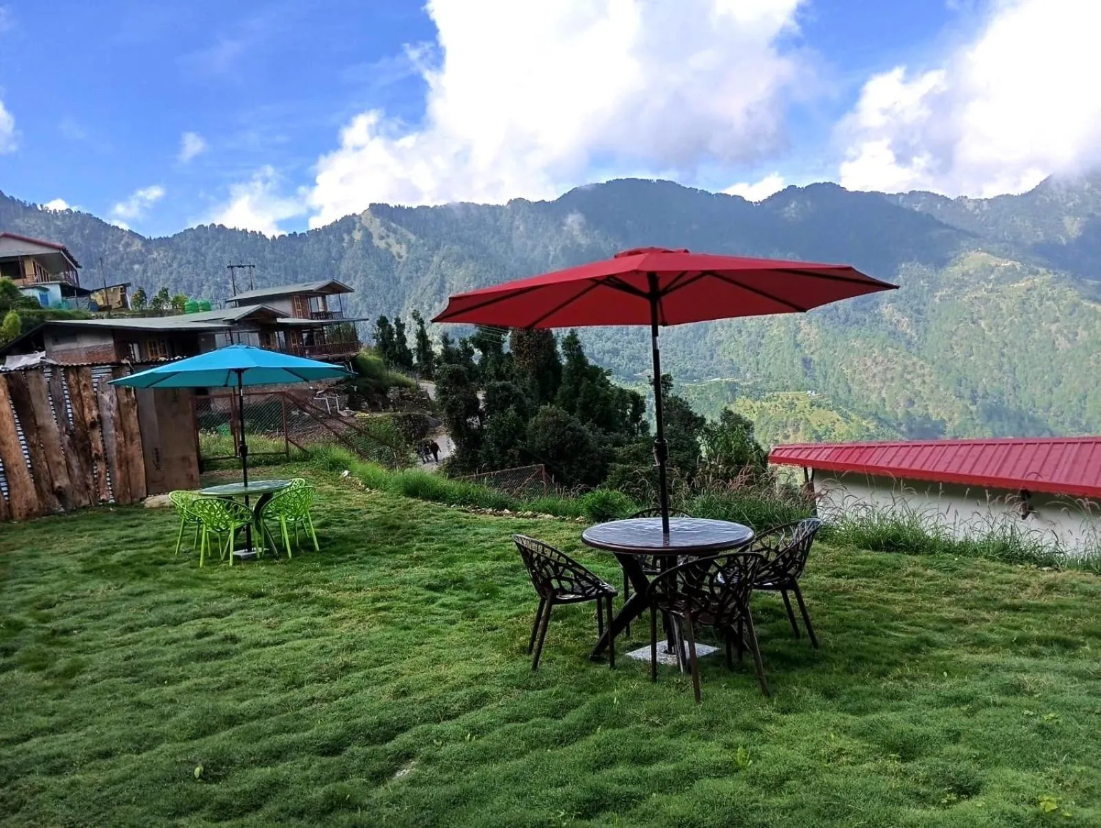 Garden in The Vintage Hill Village - Himalayan Boutique Resort