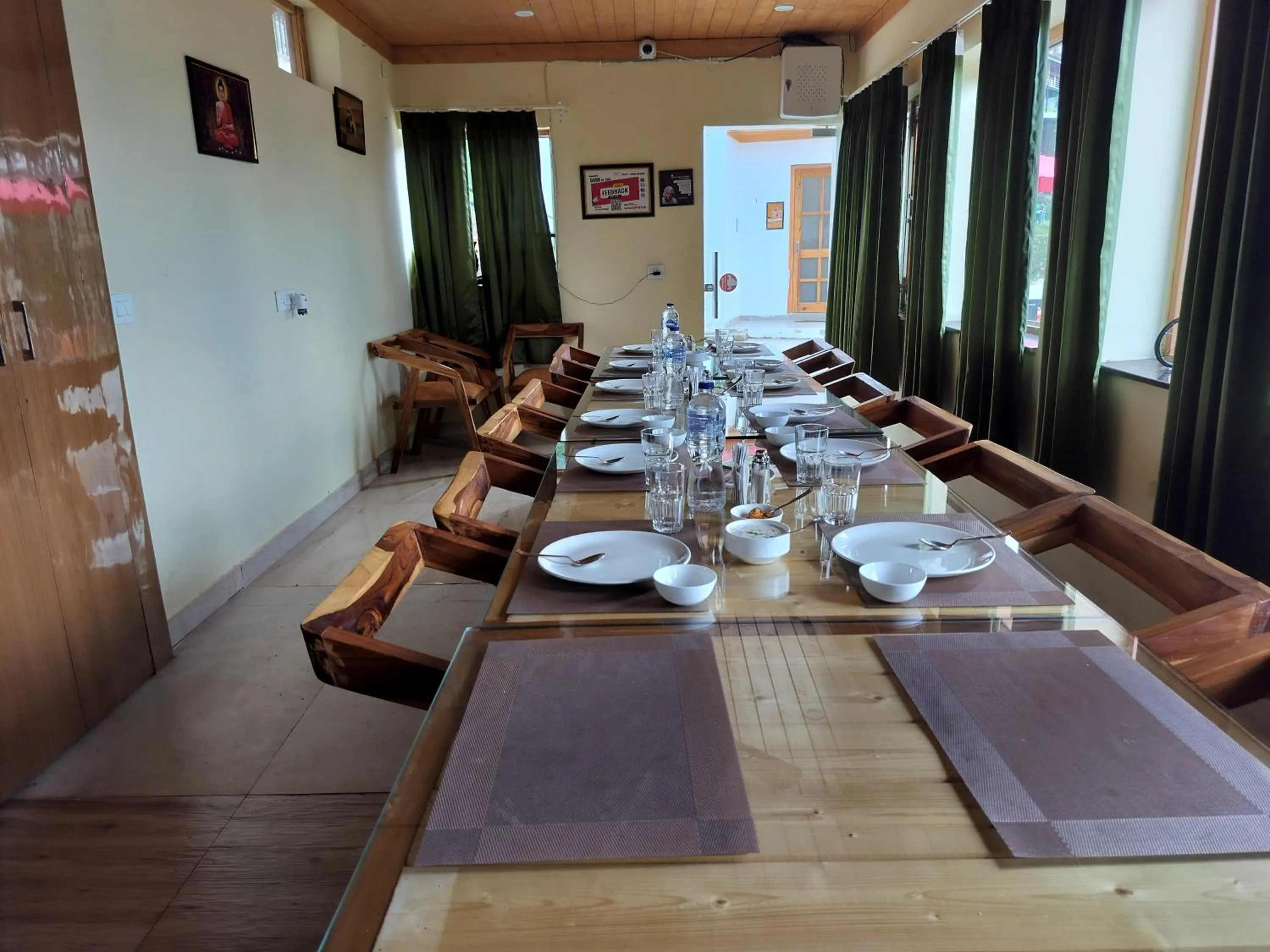 Restaurant/places to eat in The Vintage Hill Village - Himalayan Boutique Resort