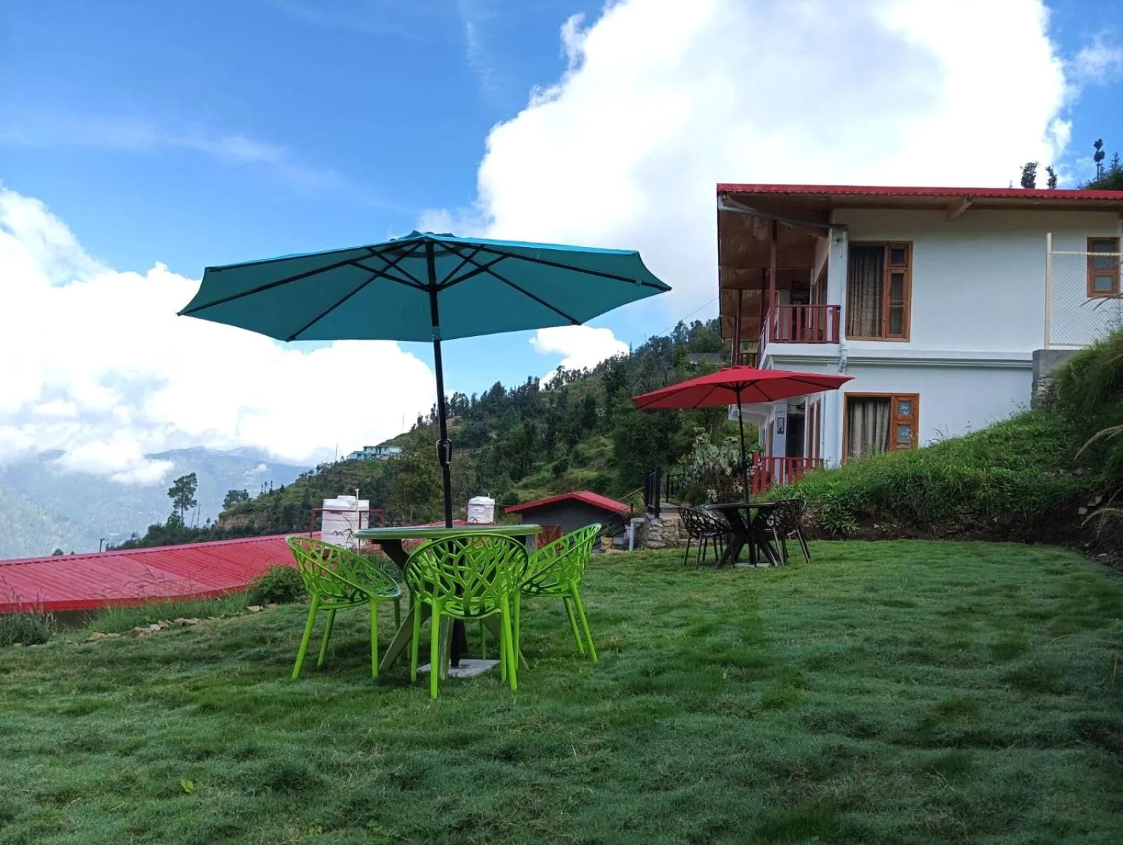 Garden in The Vintage Hill Village - Himalayan Boutique Resort