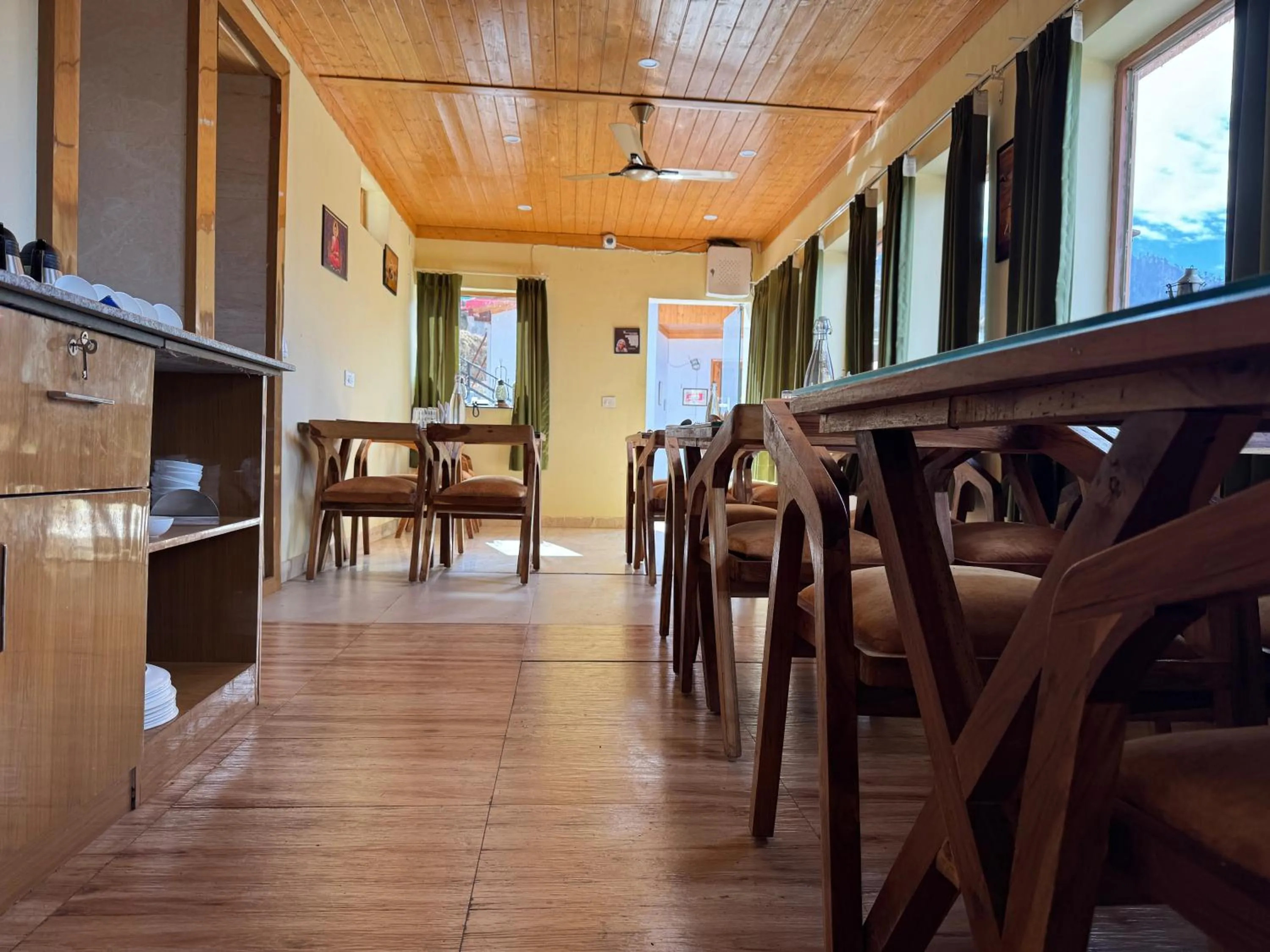 Restaurant/places to eat in The Vintage Hill Village - Himalayan Boutique Resort