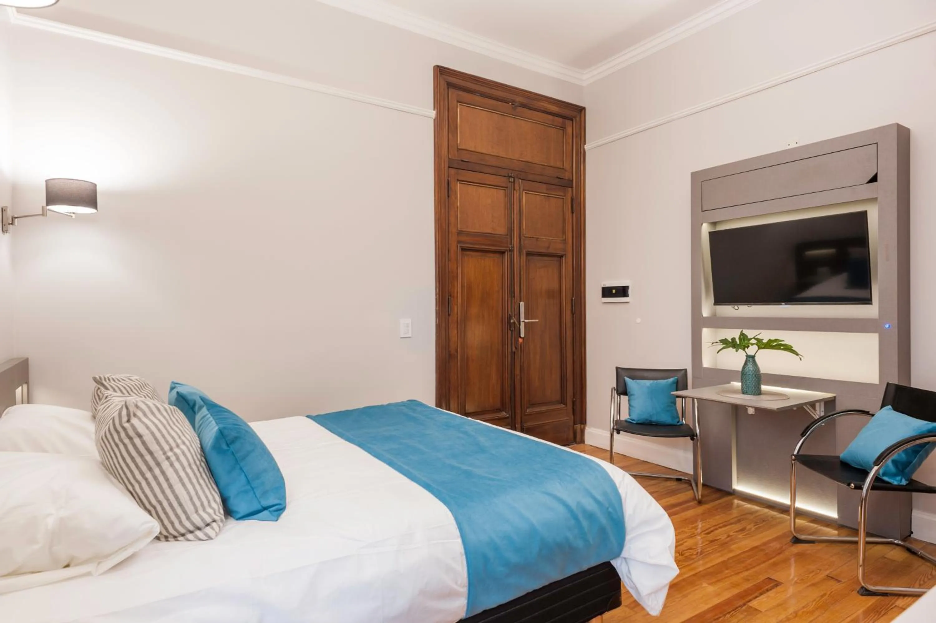 TV and multimedia, Bed in Sarmiento Flats