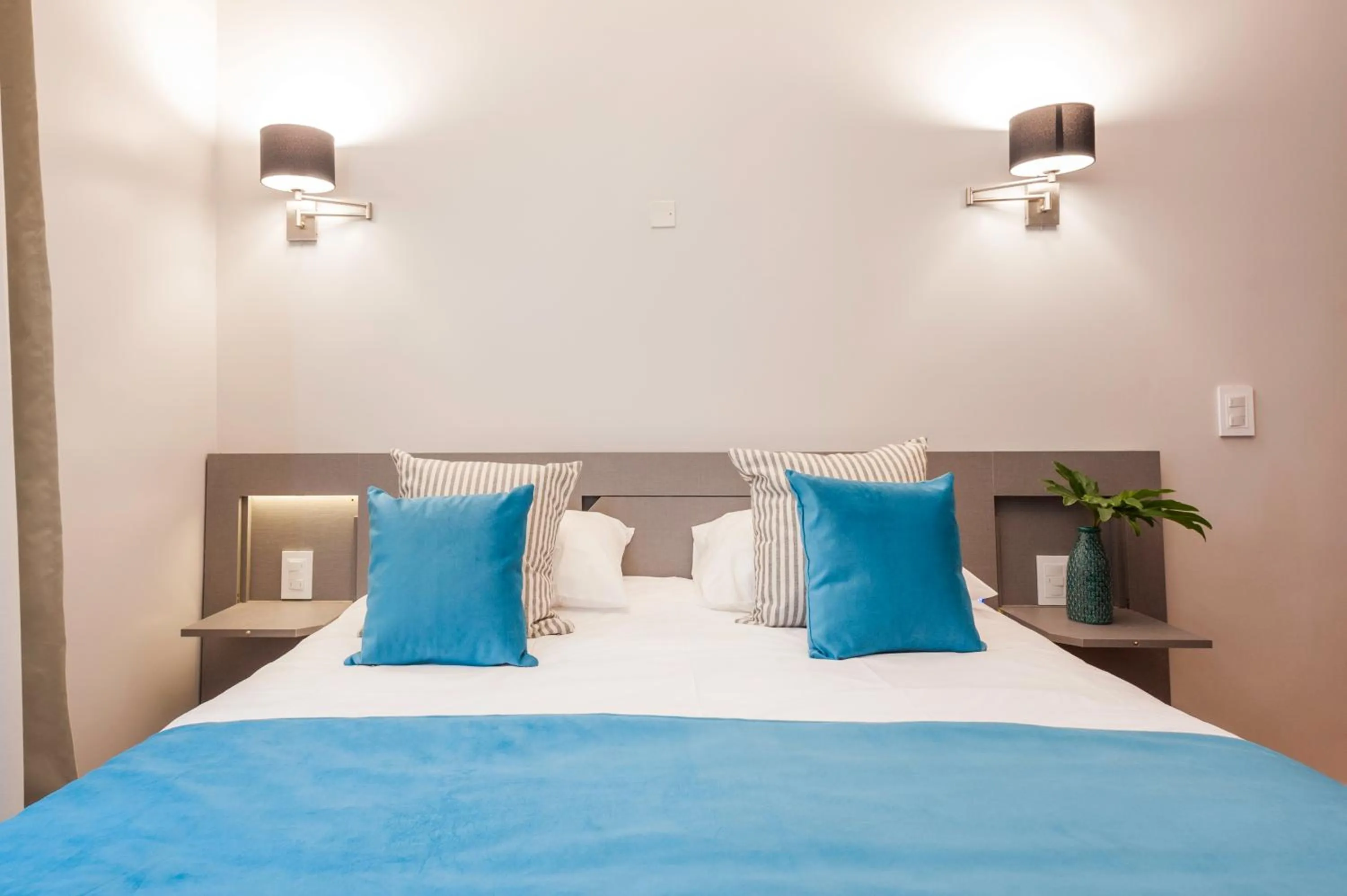 Photo of the whole room, Bed in Sarmiento Flats