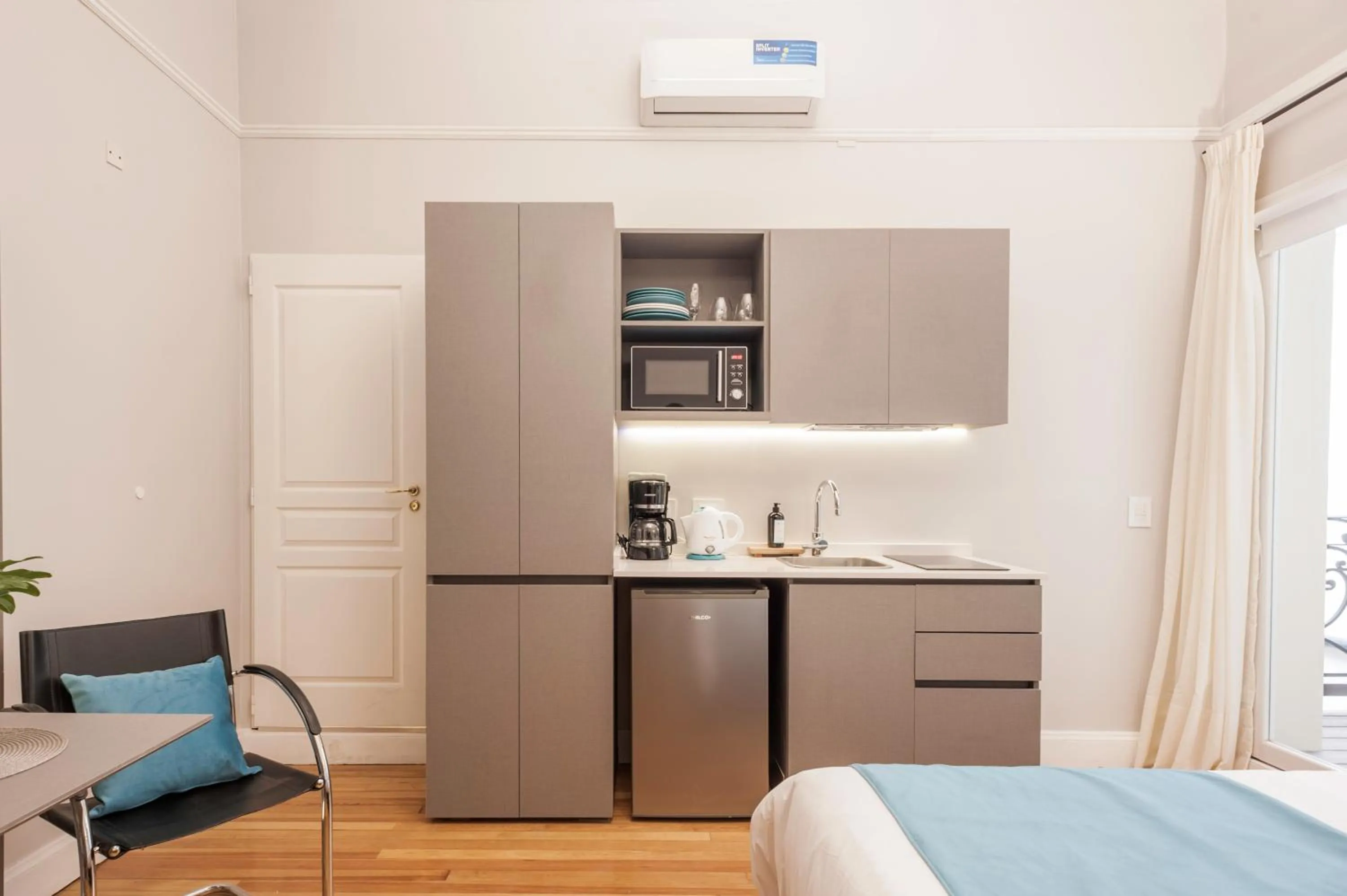 Kitchen or kitchenette, Bed in Sarmiento Flats