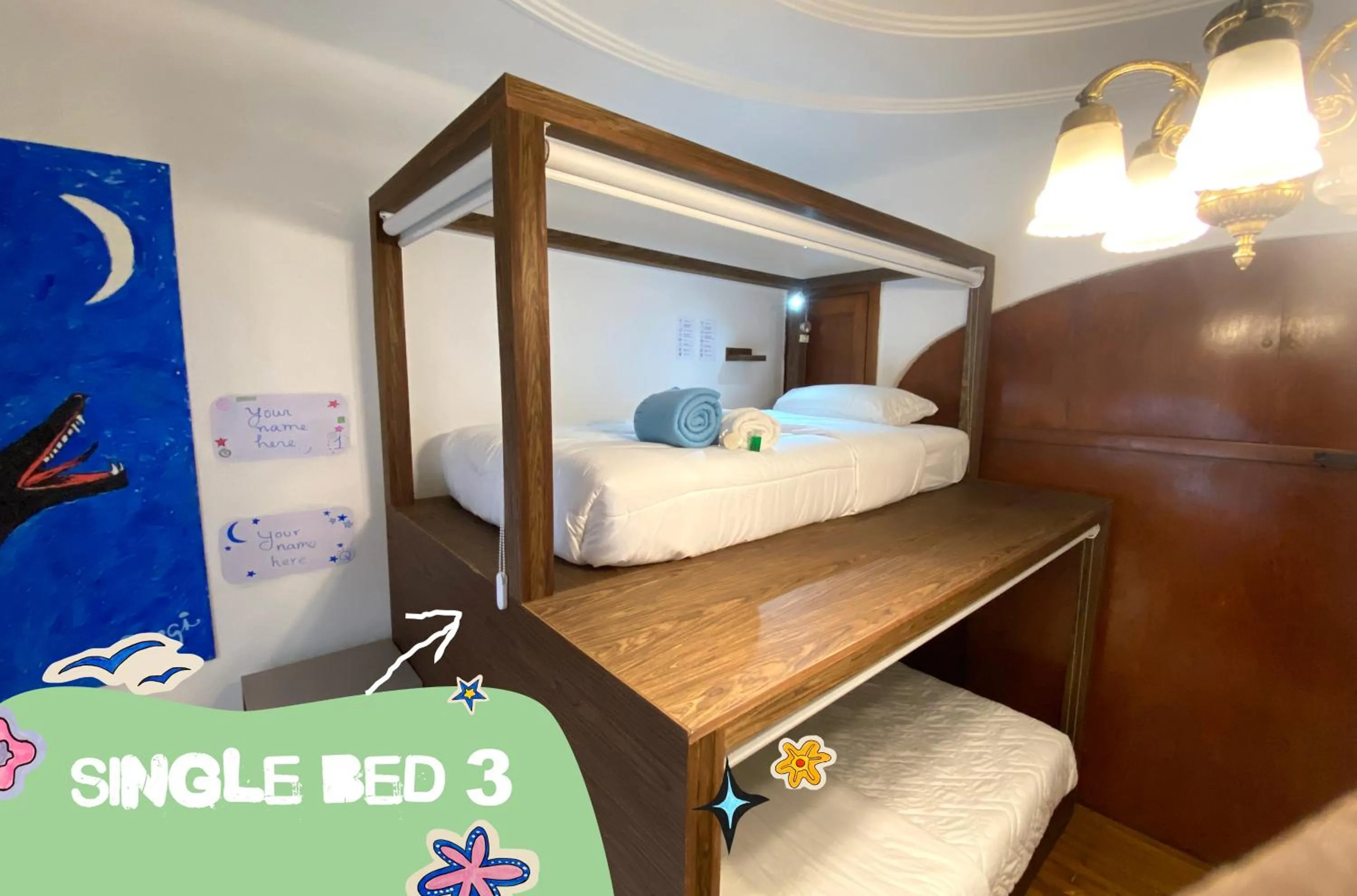 Photo of the whole room, Bed in Hostal Fungi Casa Rosa