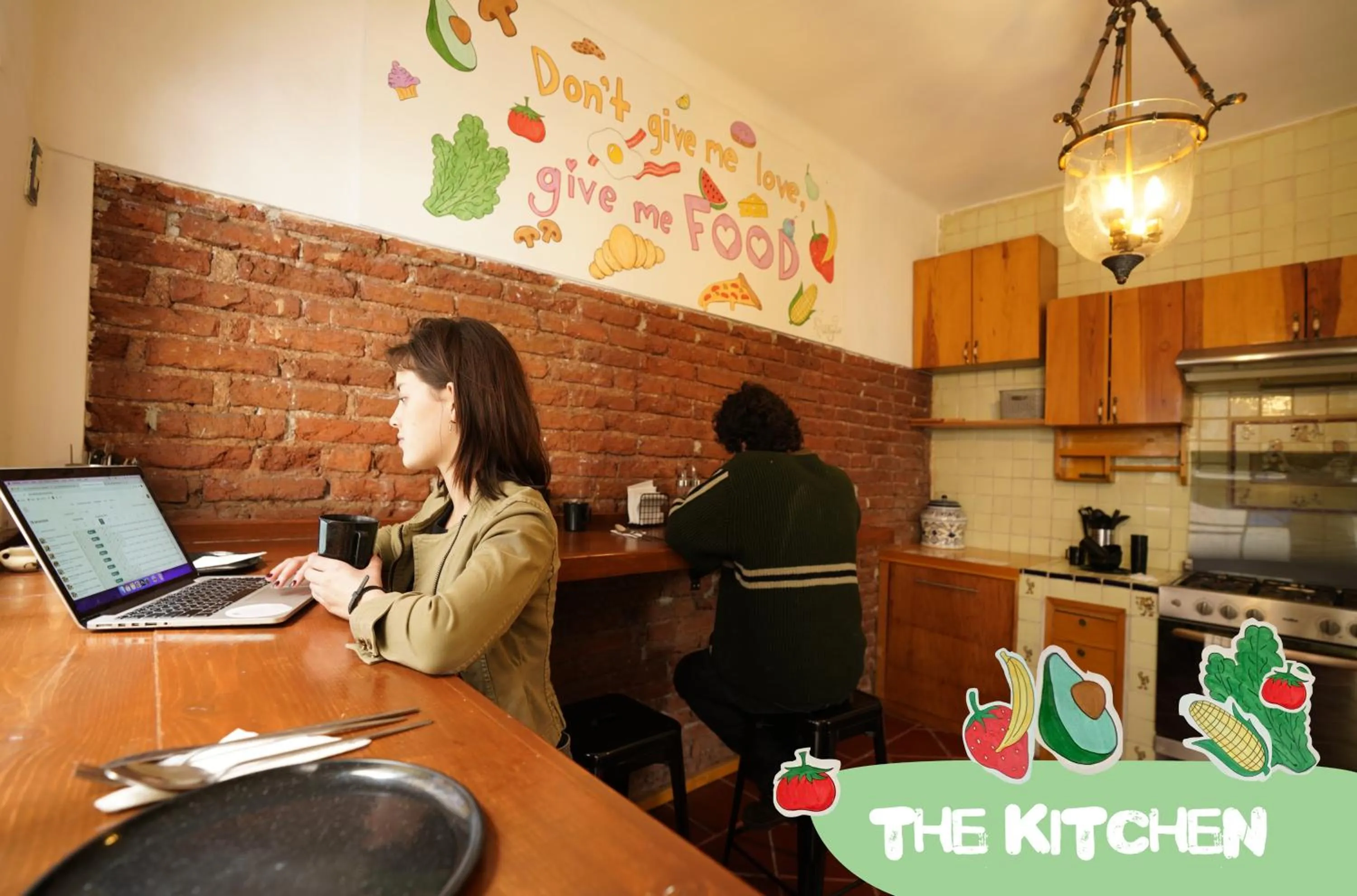 Kitchen or kitchenette in Hostal Fungi Casa Rosa