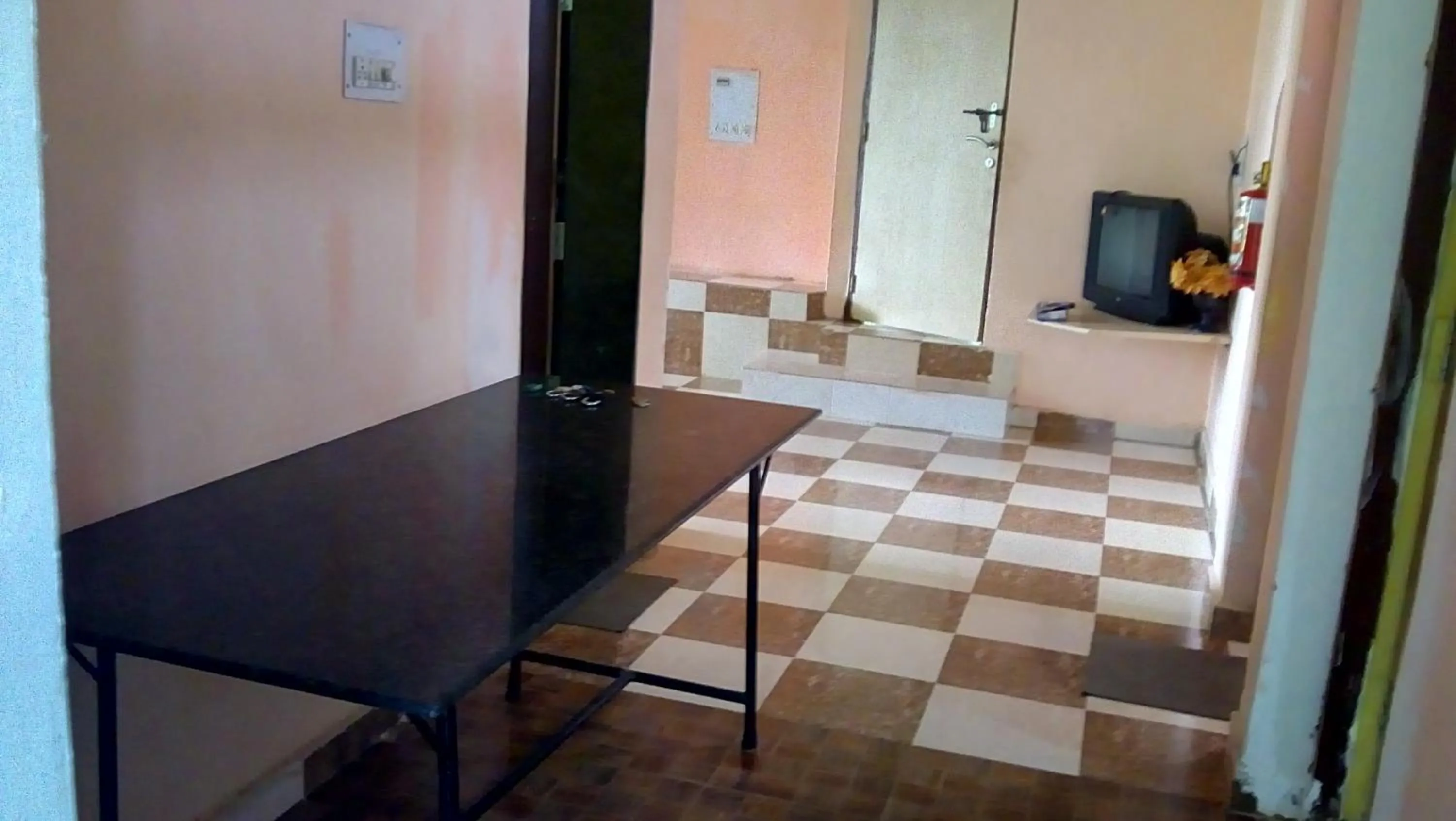 Three-Bedroom Apartment in Aguiar Guest House