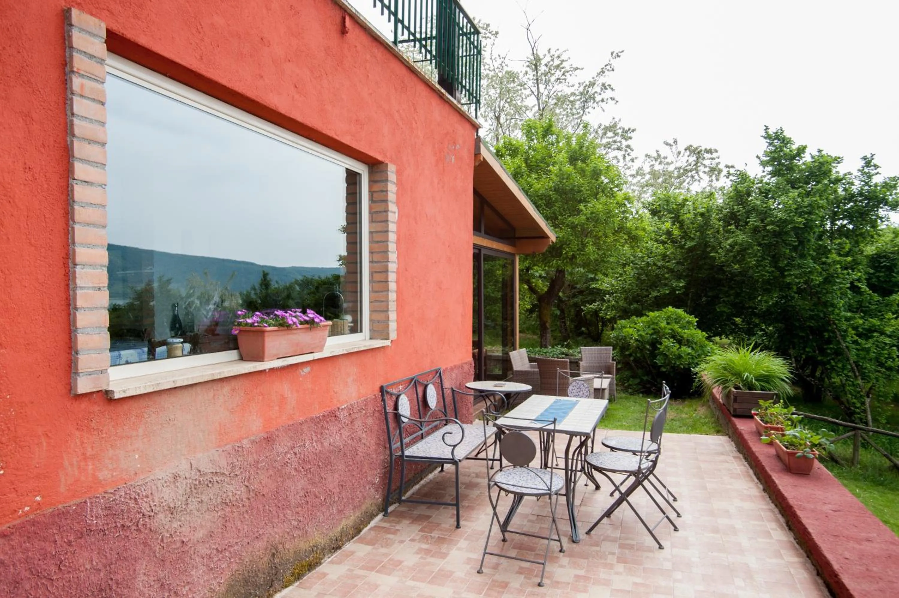 Balcony/Terrace in La Finestra sul Lago