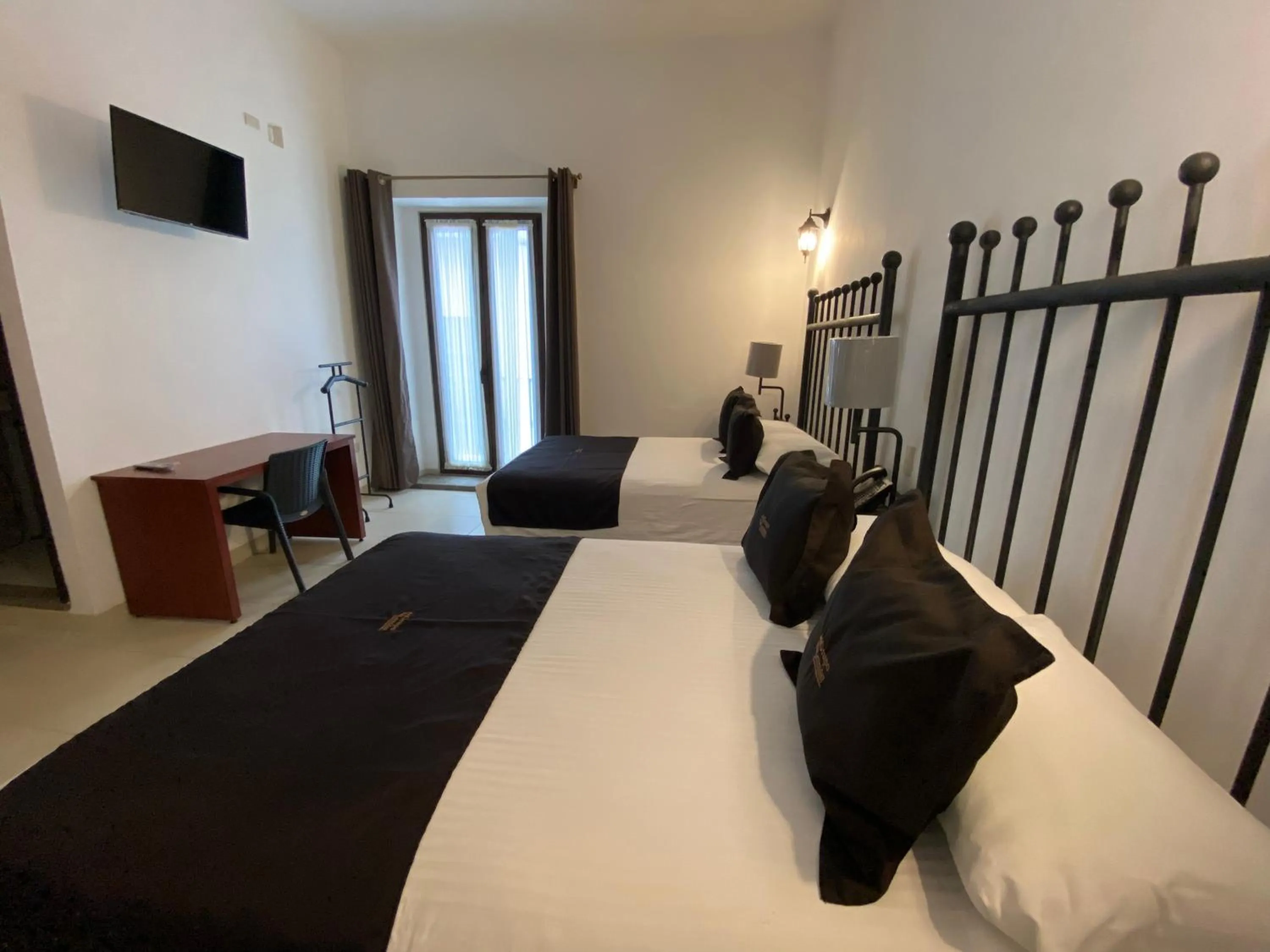 Bed in Hotel Plata Condesa