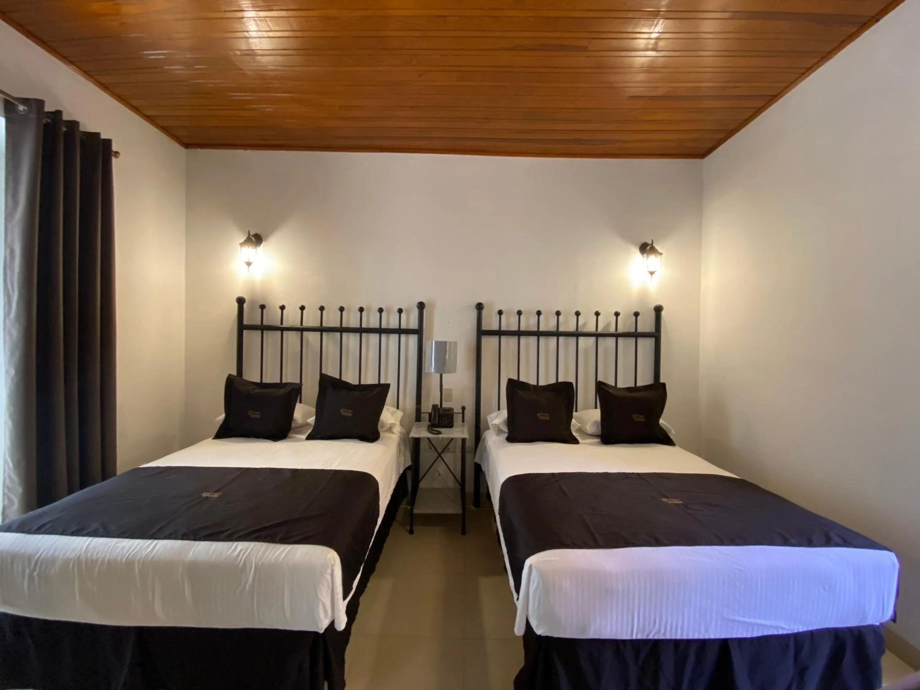 Bed in Hotel Plata Condesa