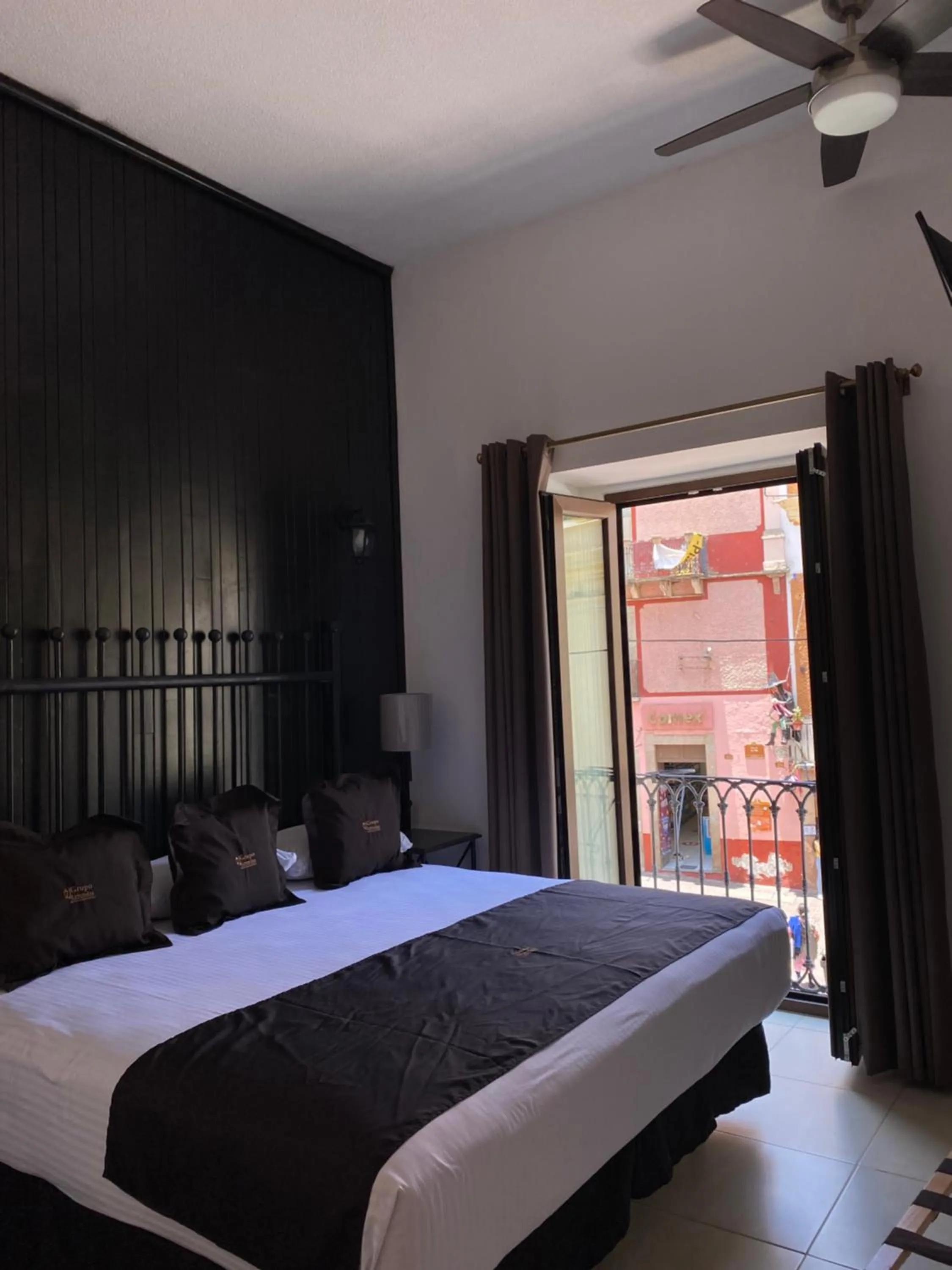 Bed in Hotel Plata Condesa