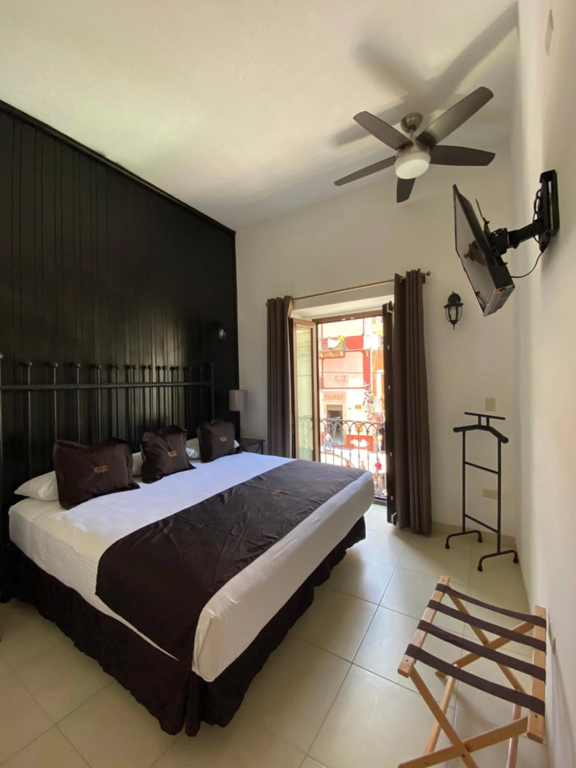 Bed in Hotel Plata Condesa