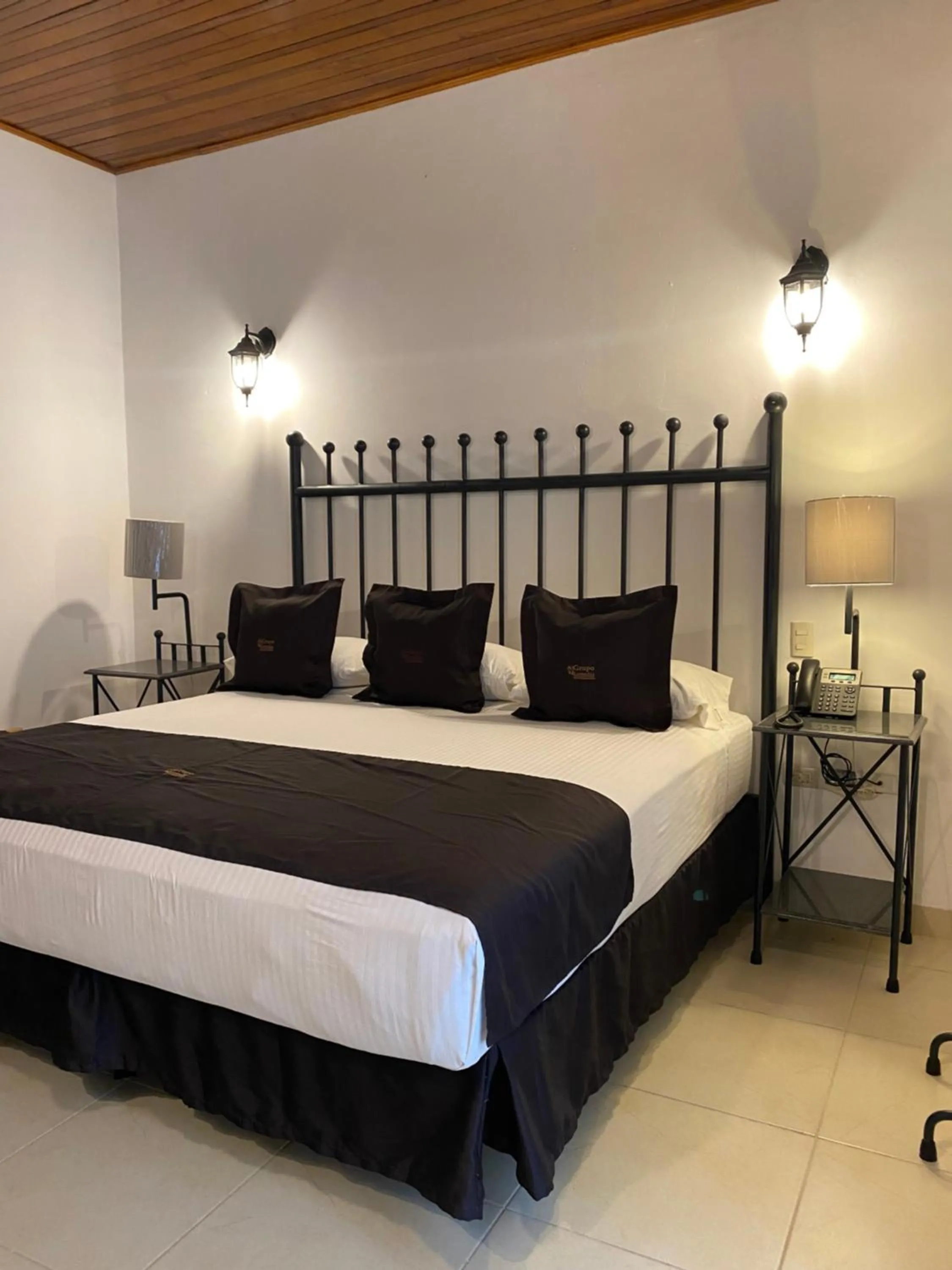 Bed in Hotel Plata Condesa