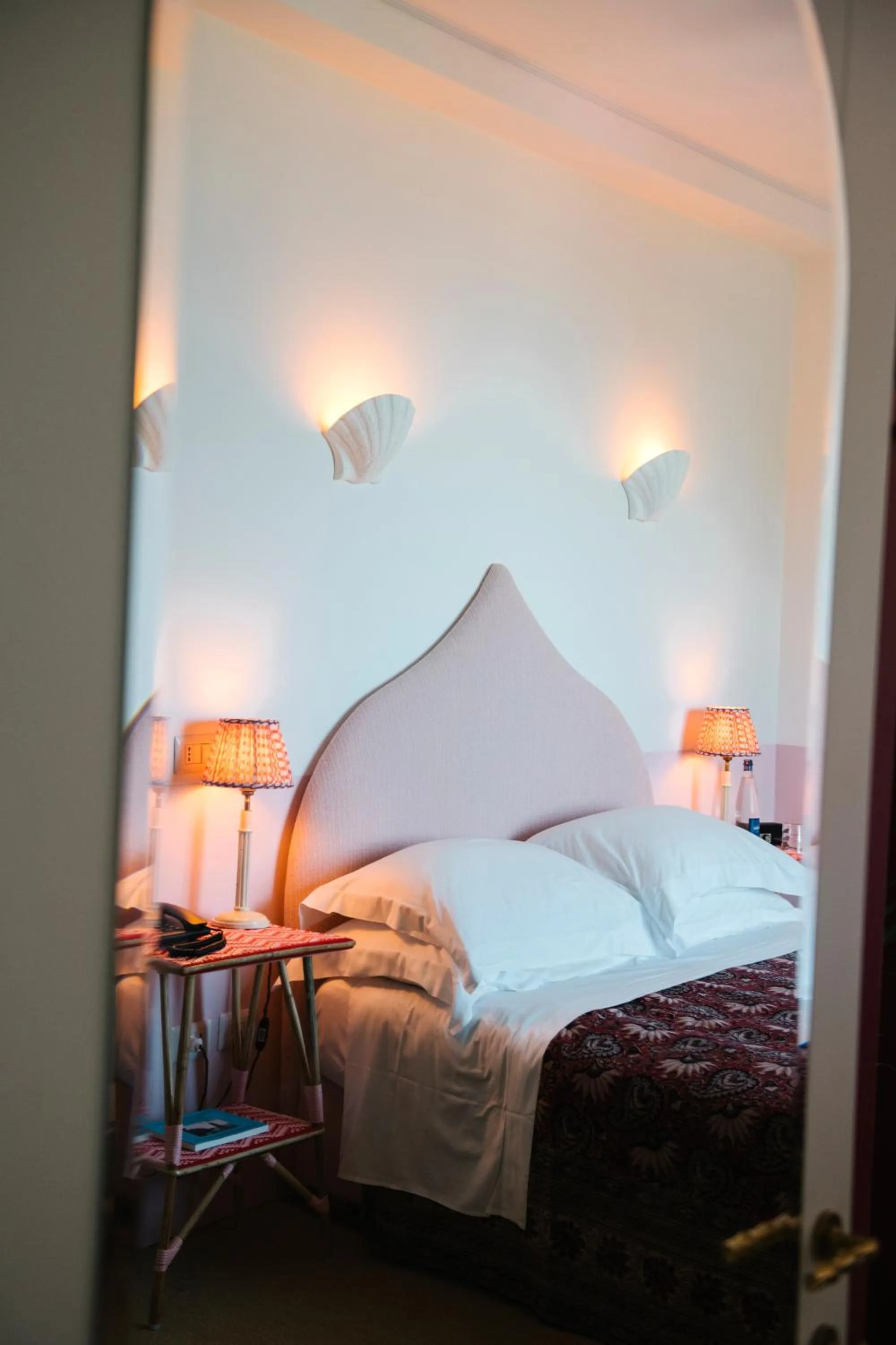 Bed in Il Capri Hotel