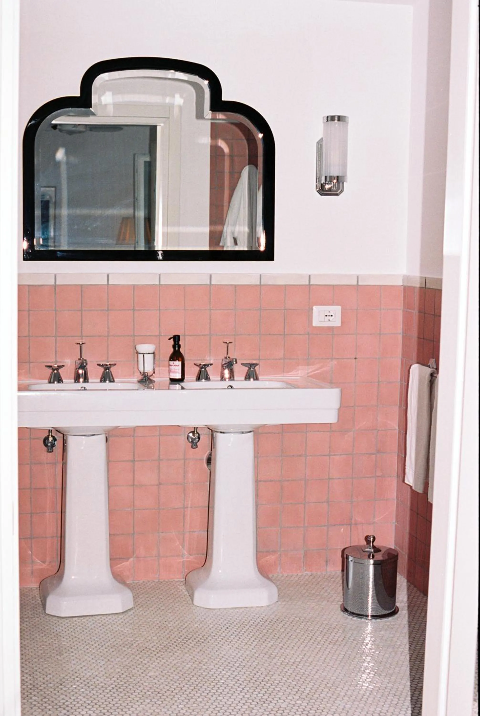 Bathroom in Il Capri Hotel