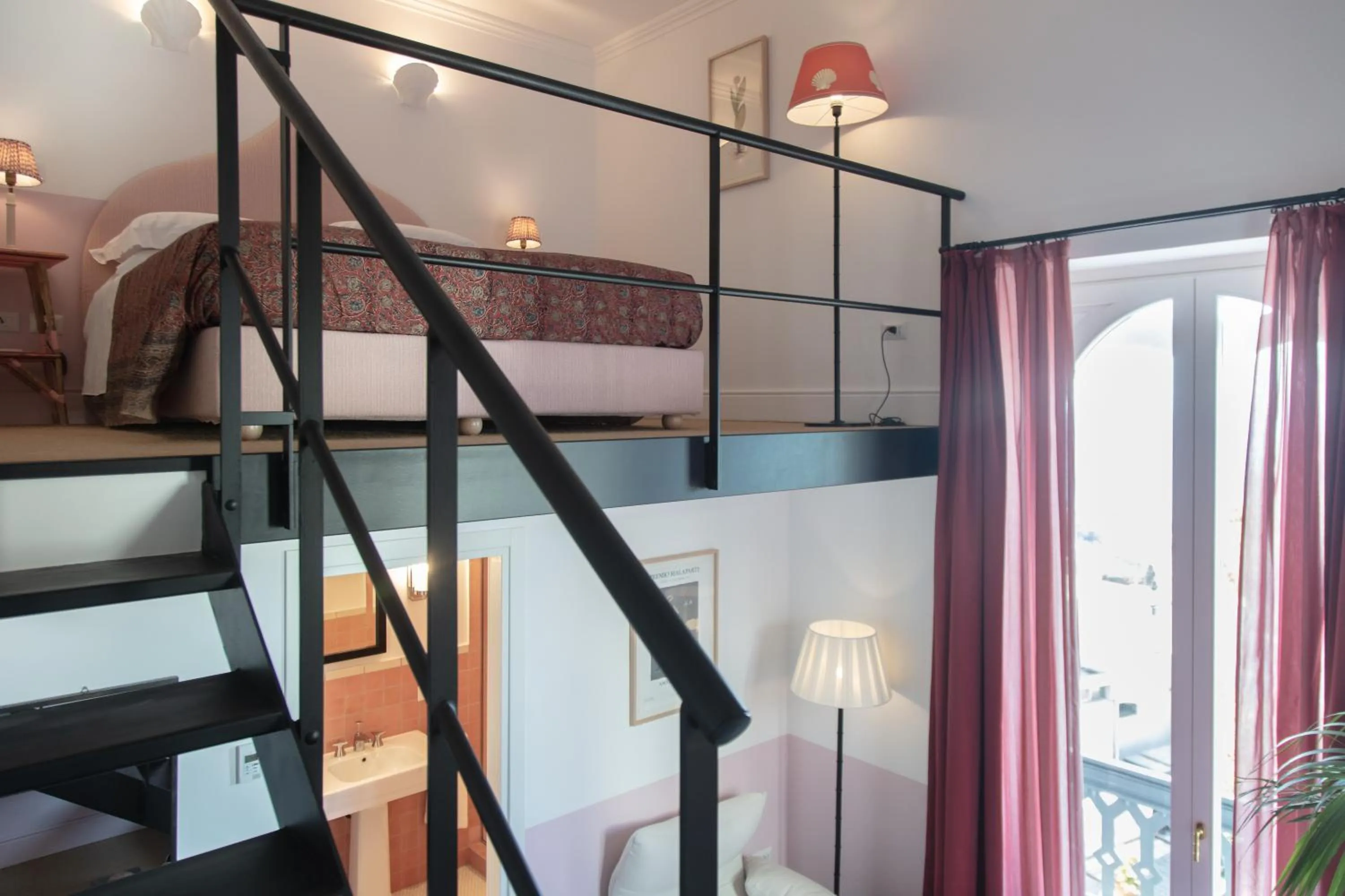 Photo of the whole room in Il Capri Hotel