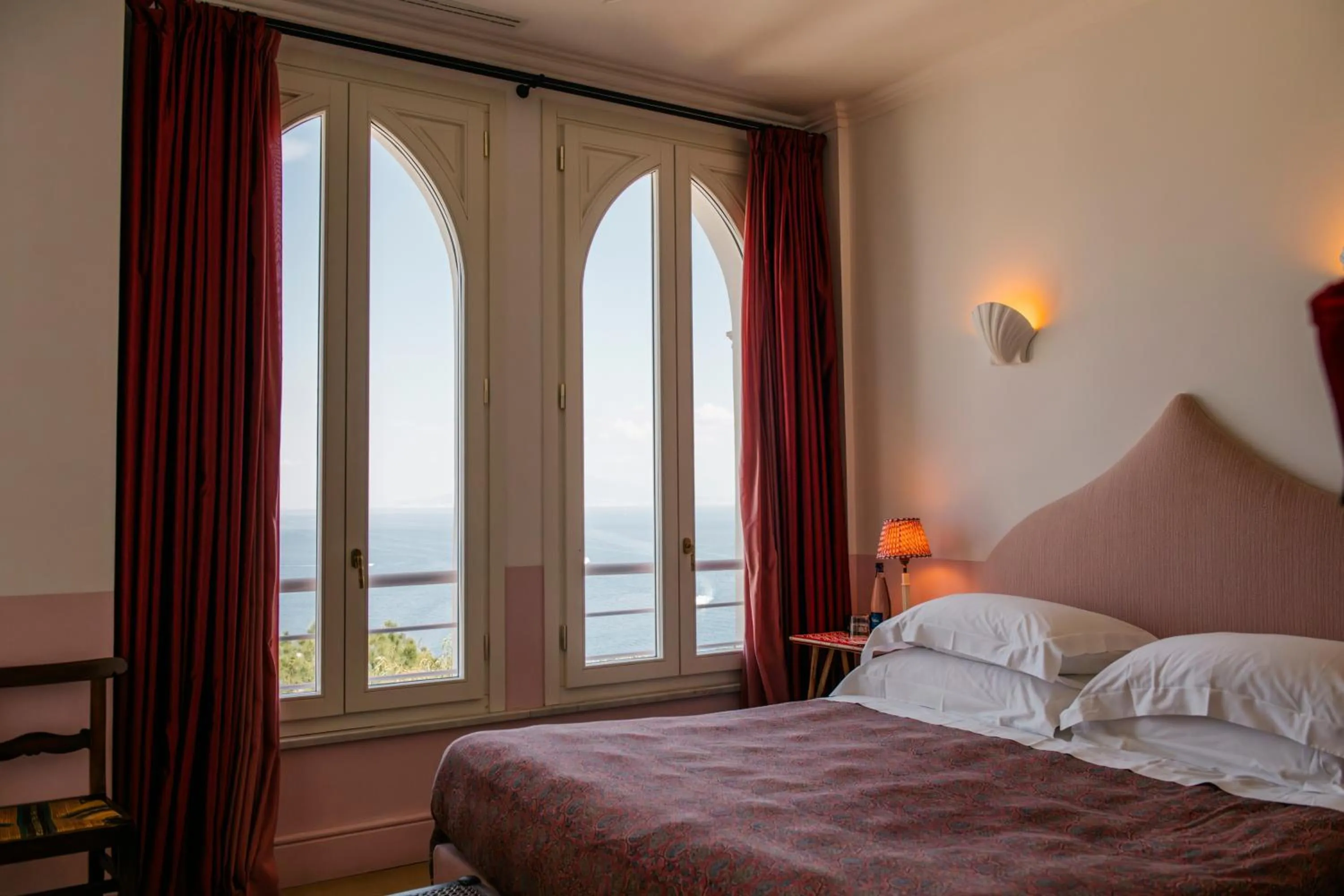 View (from property/room), Bed in Il Capri Hotel