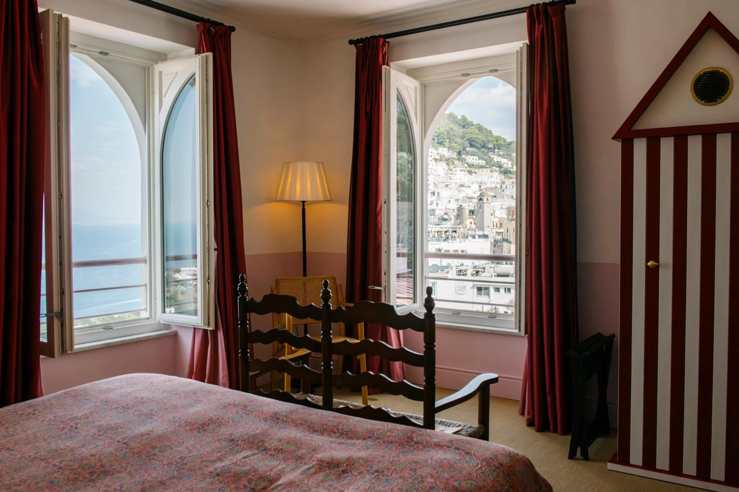 View (from property/room), Bed in Il Capri Hotel